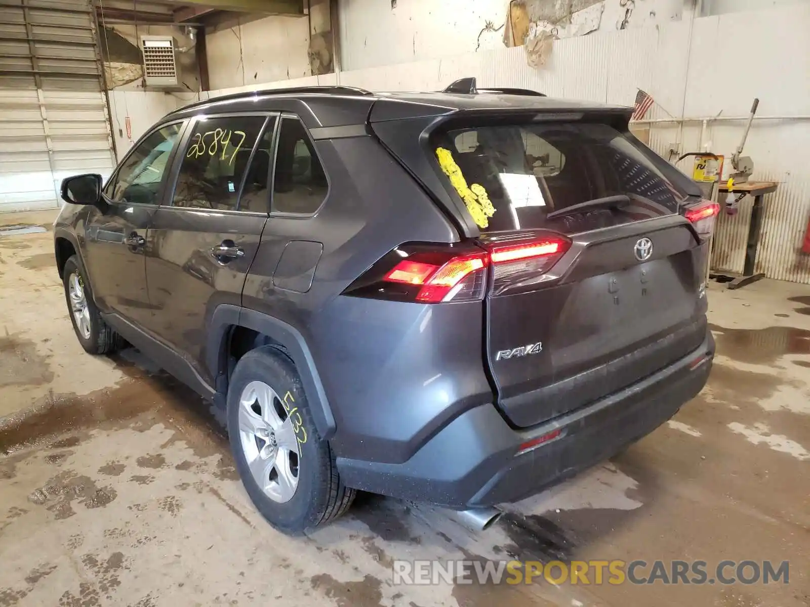 3 Photograph of a damaged car 2T3P1RFV9KC051421 TOYOTA RAV4 2019