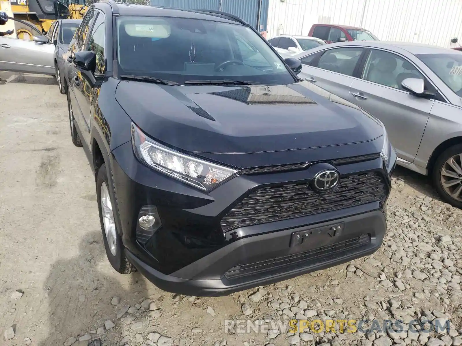 9 Photograph of a damaged car 2T3P1RFV9KC052813 TOYOTA RAV4 2019