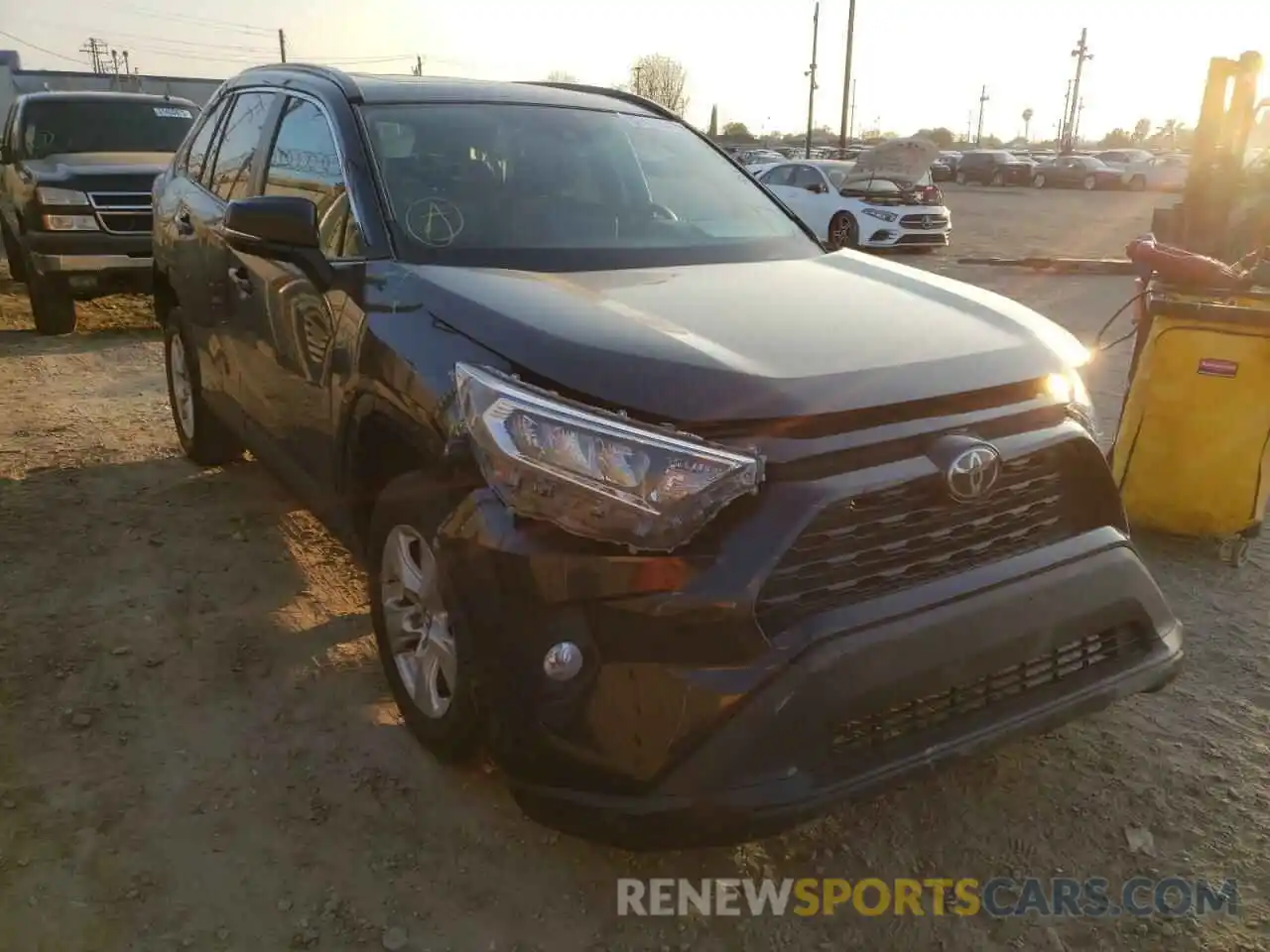 1 Photograph of a damaged car 2T3P1RFV9KW016134 TOYOTA RAV4 2019