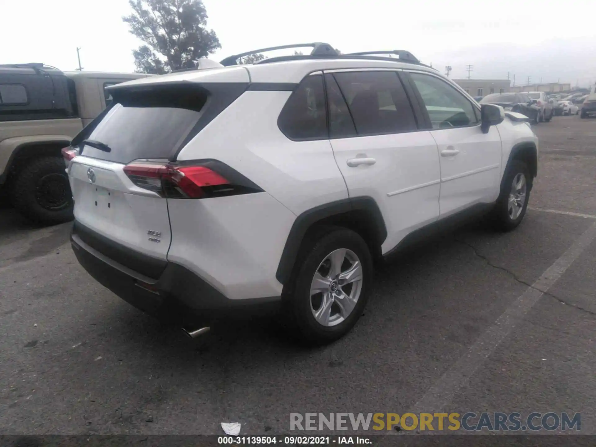 4 Photograph of a damaged car 2T3P1RFV9KW019132 TOYOTA RAV4 2019