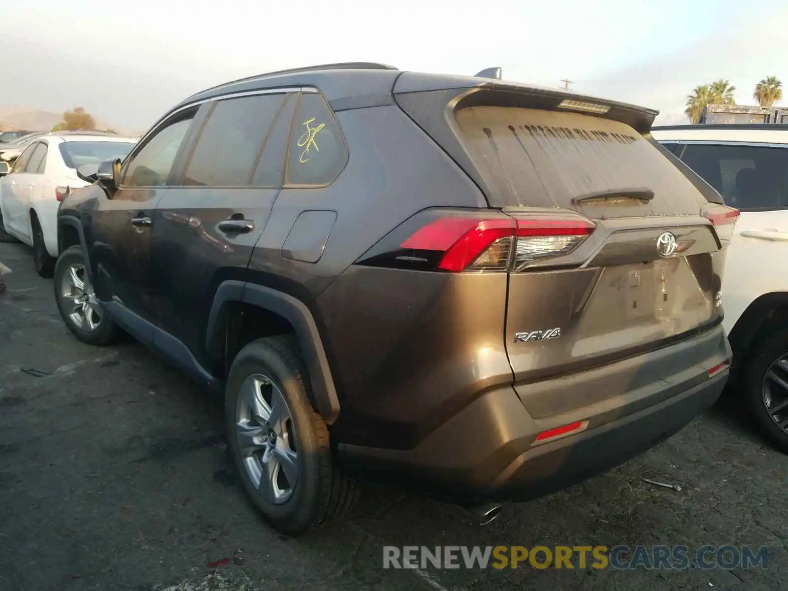 3 Photograph of a damaged car 2T3P1RFV9KW024427 TOYOTA RAV4 2019