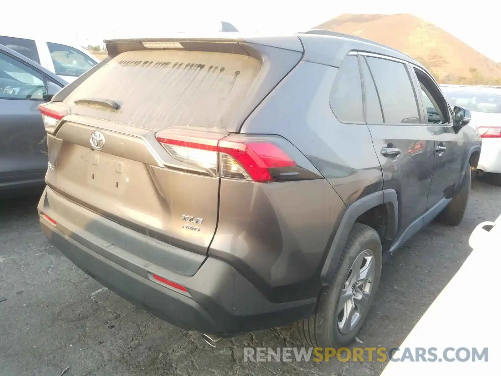 4 Photograph of a damaged car 2T3P1RFV9KW024427 TOYOTA RAV4 2019