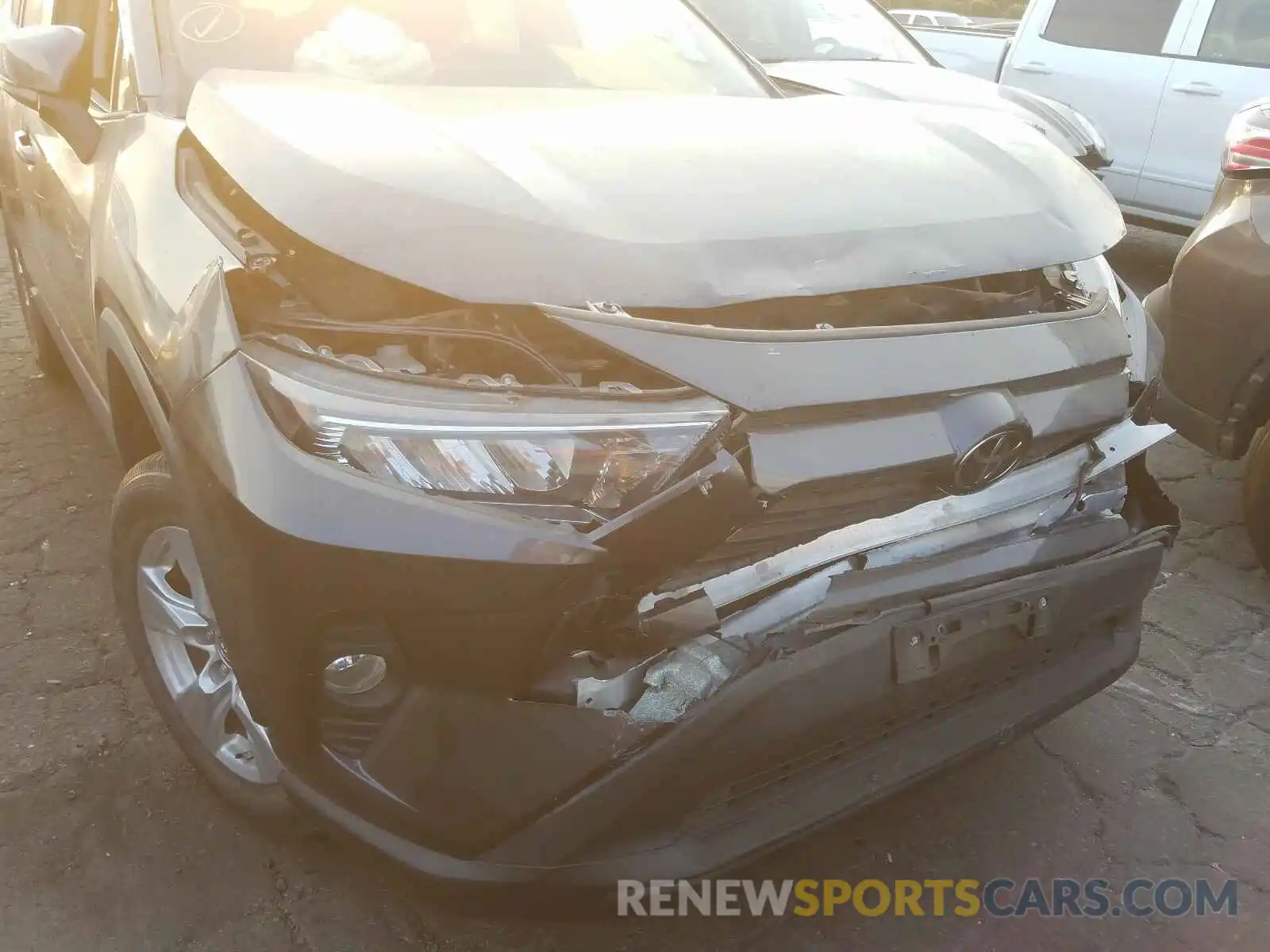 9 Photograph of a damaged car 2T3P1RFV9KW024427 TOYOTA RAV4 2019