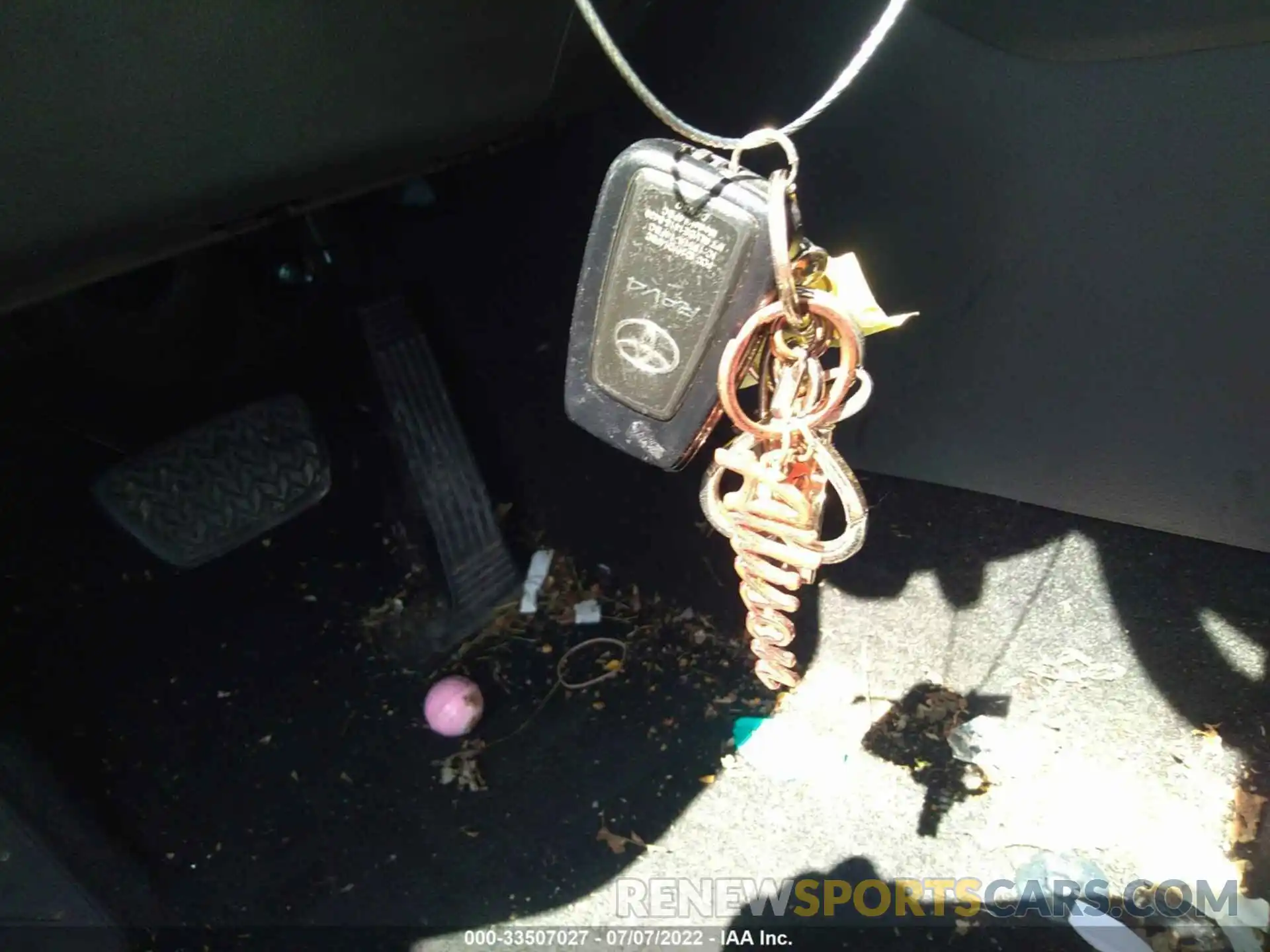 11 Photograph of a damaged car 2T3P1RFV9KW029840 TOYOTA RAV4 2019