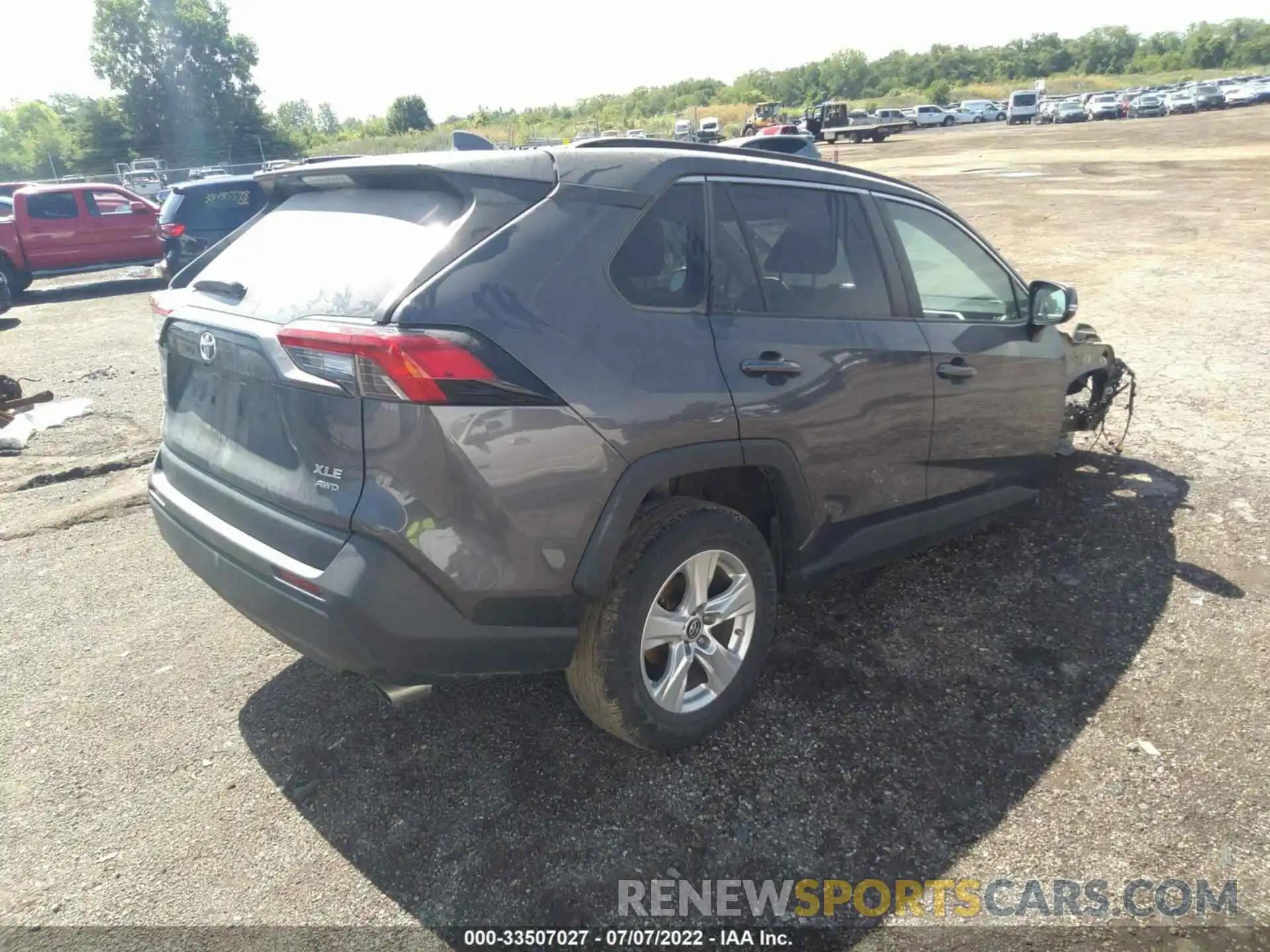 4 Photograph of a damaged car 2T3P1RFV9KW029840 TOYOTA RAV4 2019