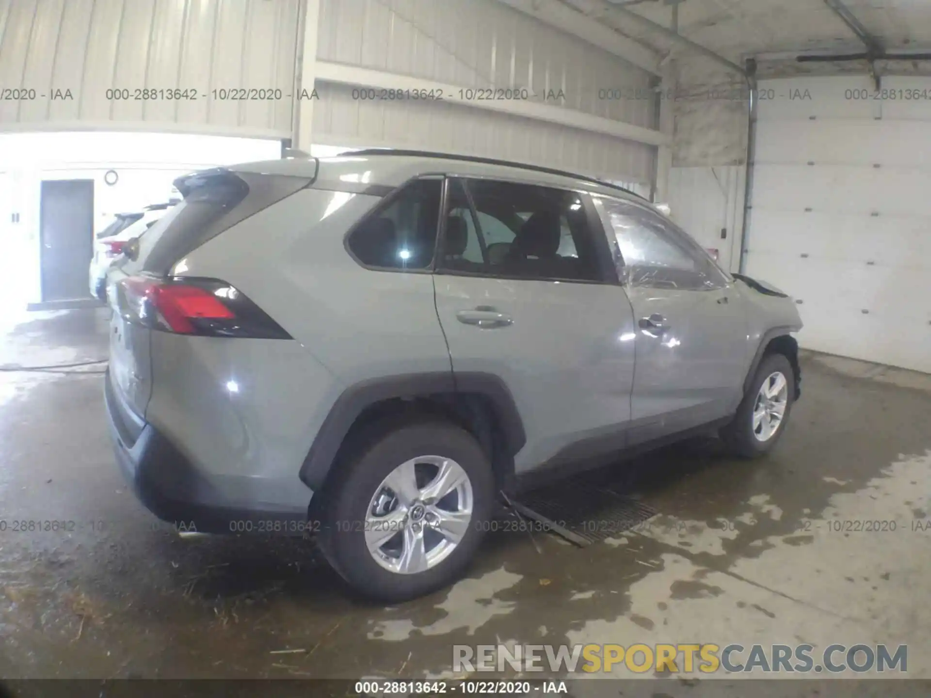 4 Photograph of a damaged car 2T3P1RFV9KW044743 TOYOTA RAV4 2019