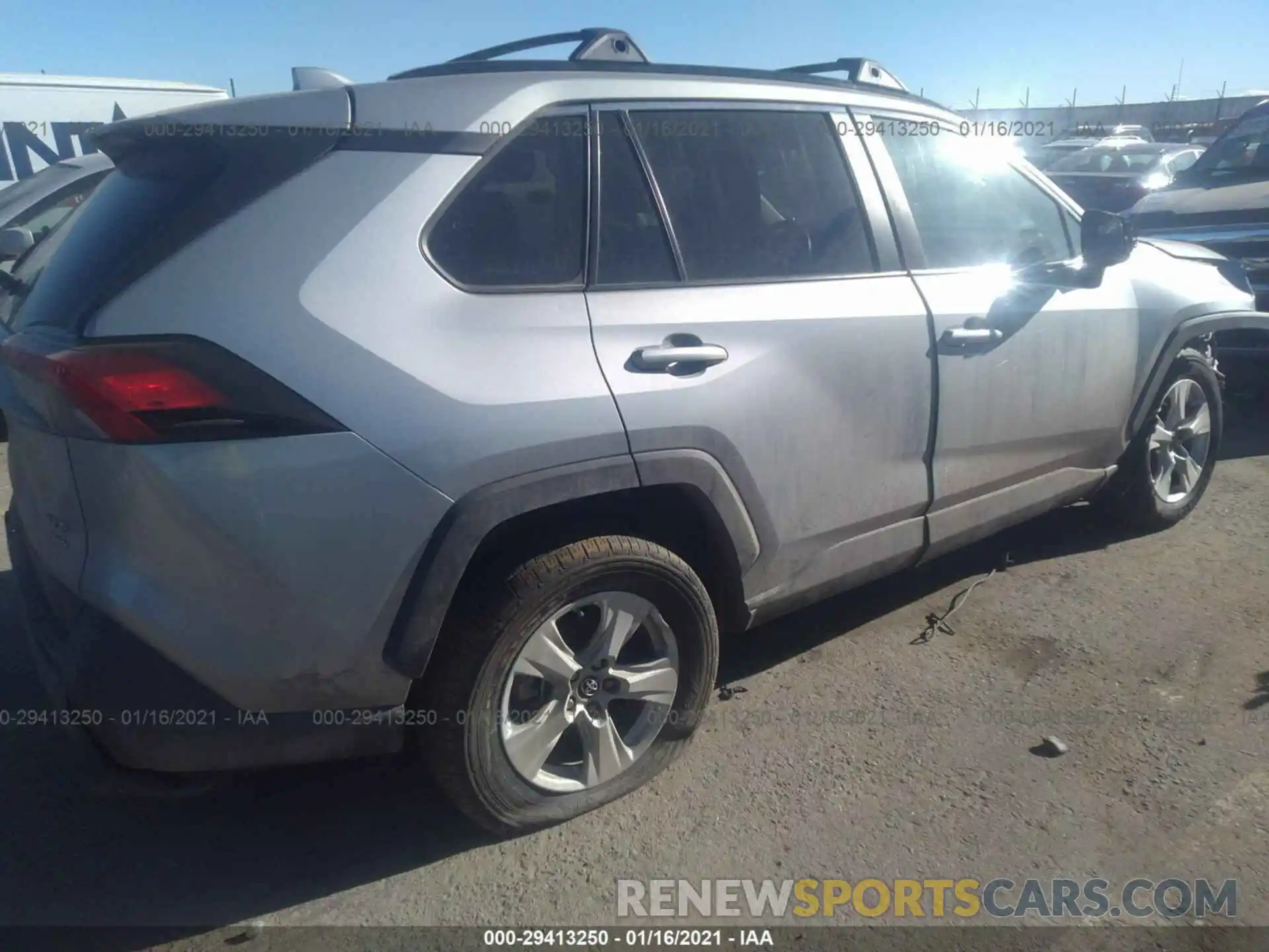 4 Photograph of a damaged car 2T3P1RFV9KW046895 TOYOTA RAV4 2019