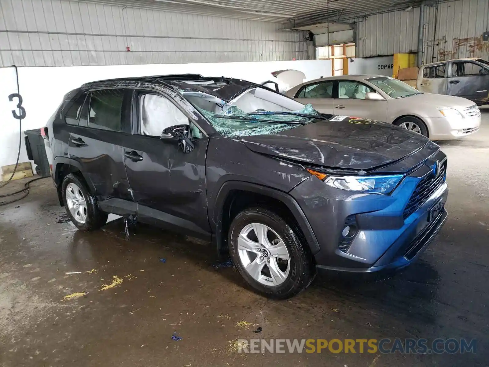 1 Photograph of a damaged car 2T3P1RFV9KW050350 TOYOTA RAV4 2019