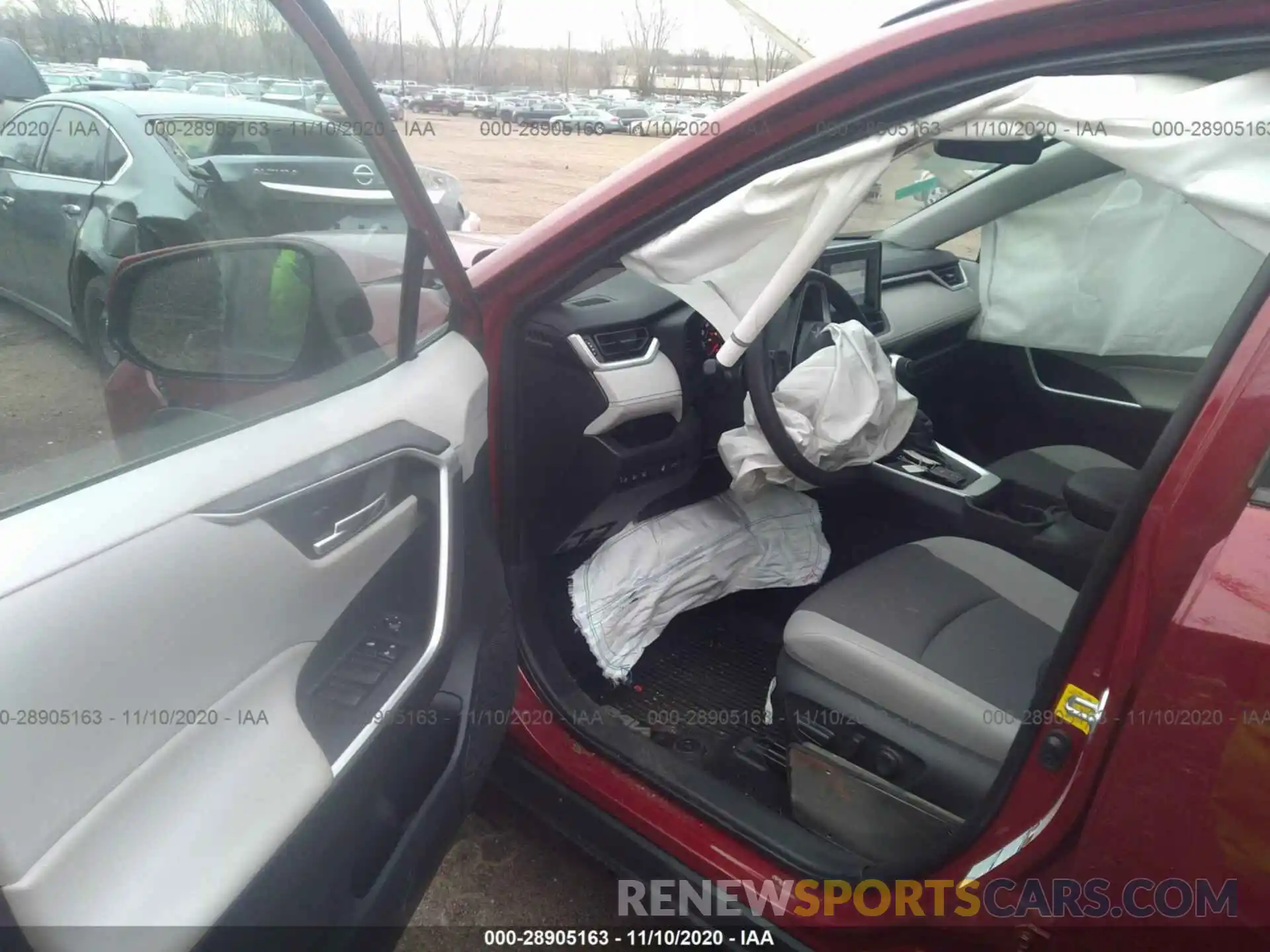 5 Photograph of a damaged car 2T3P1RFV9KW064152 TOYOTA RAV4 2019