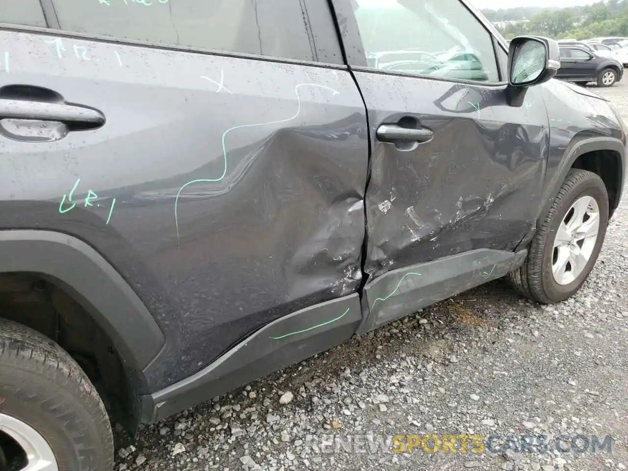 9 Photograph of a damaged car 2T3P1RFV9KW078715 TOYOTA RAV4 2019