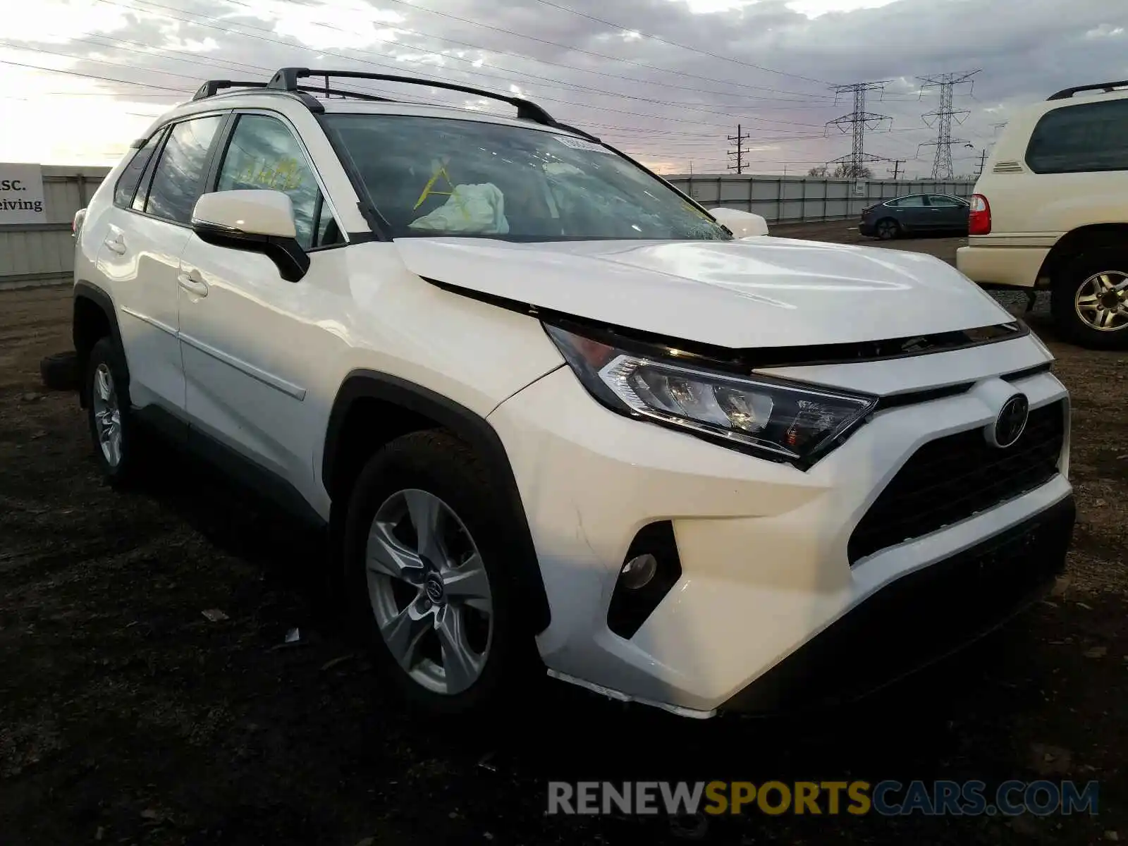 1 Photograph of a damaged car 2T3P1RFV9KW080349 TOYOTA RAV4 2019