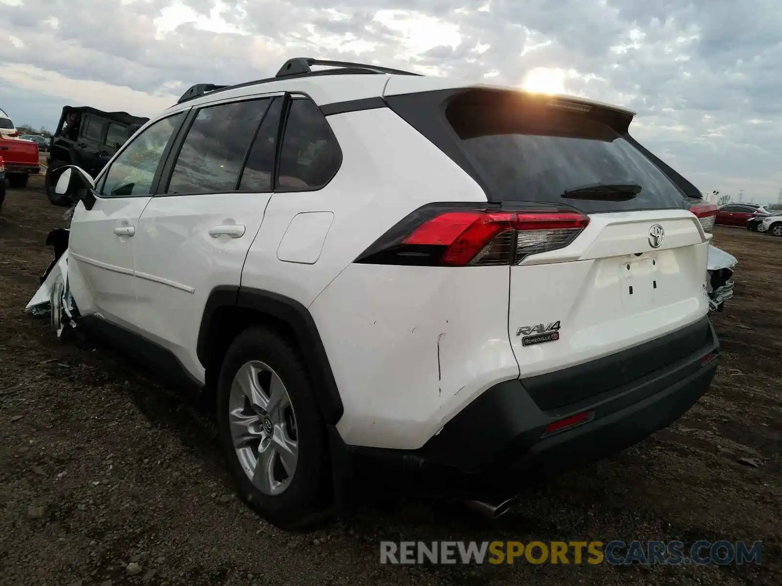 3 Photograph of a damaged car 2T3P1RFV9KW080349 TOYOTA RAV4 2019