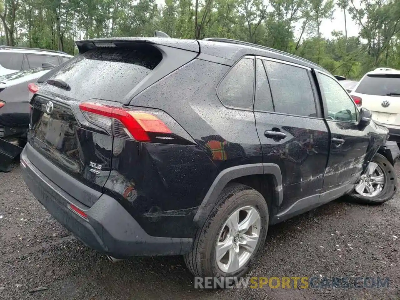 4 Photograph of a damaged car 2T3P1RFVXKC004382 TOYOTA RAV4 2019