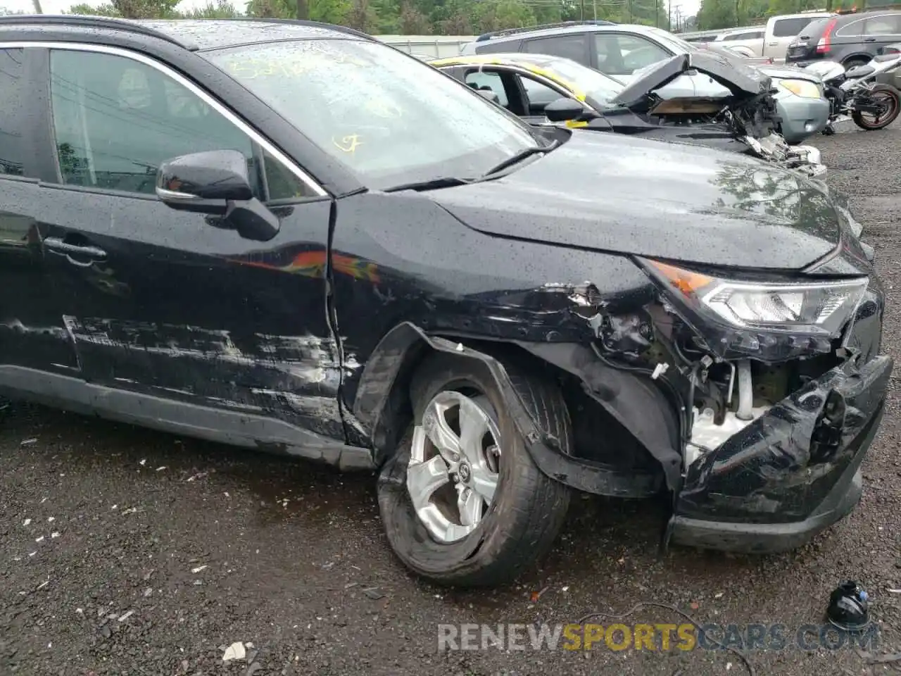 9 Photograph of a damaged car 2T3P1RFVXKC004382 TOYOTA RAV4 2019