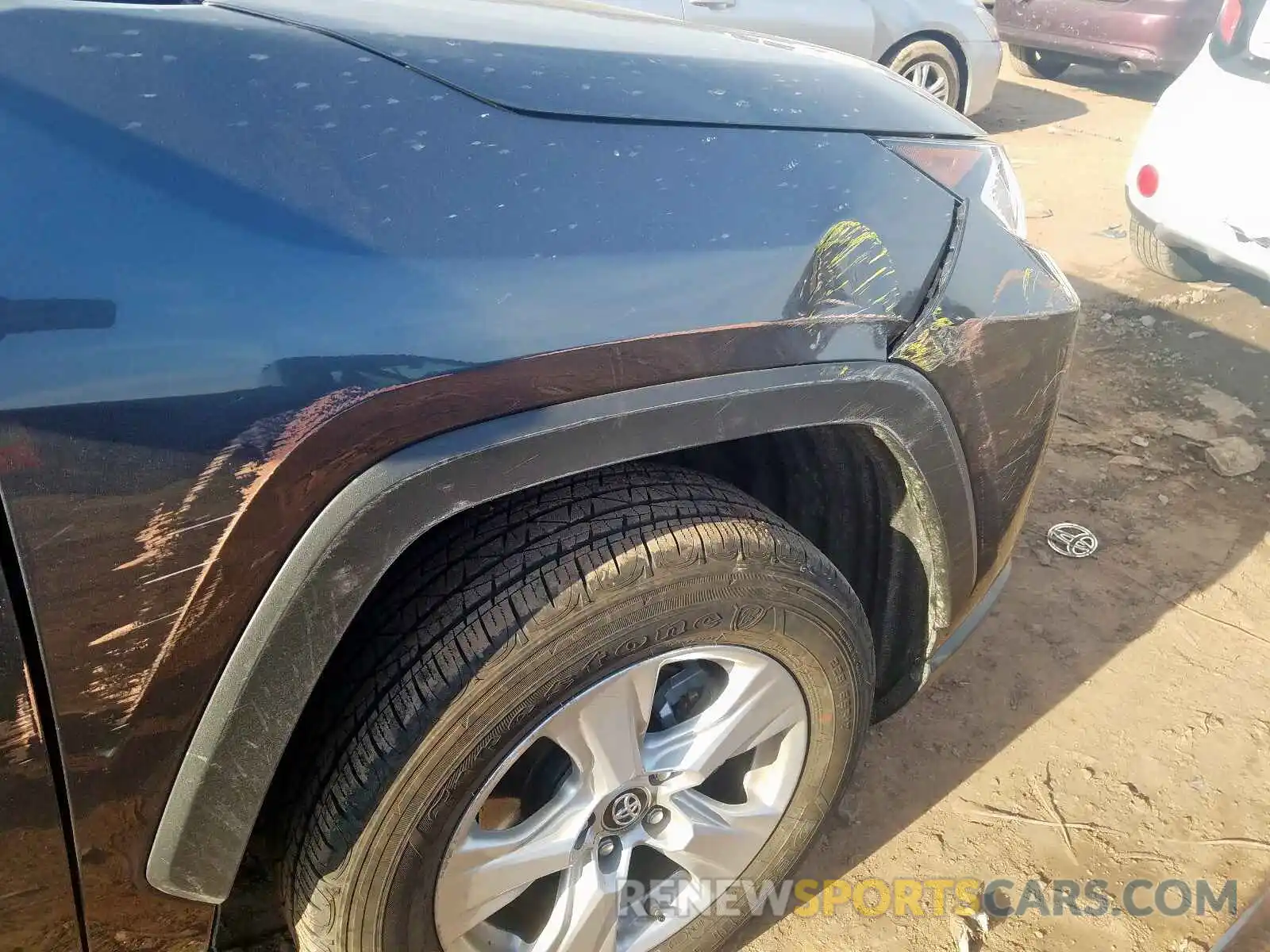 9 Photograph of a damaged car 2T3P1RFVXKC007332 TOYOTA RAV4 2019