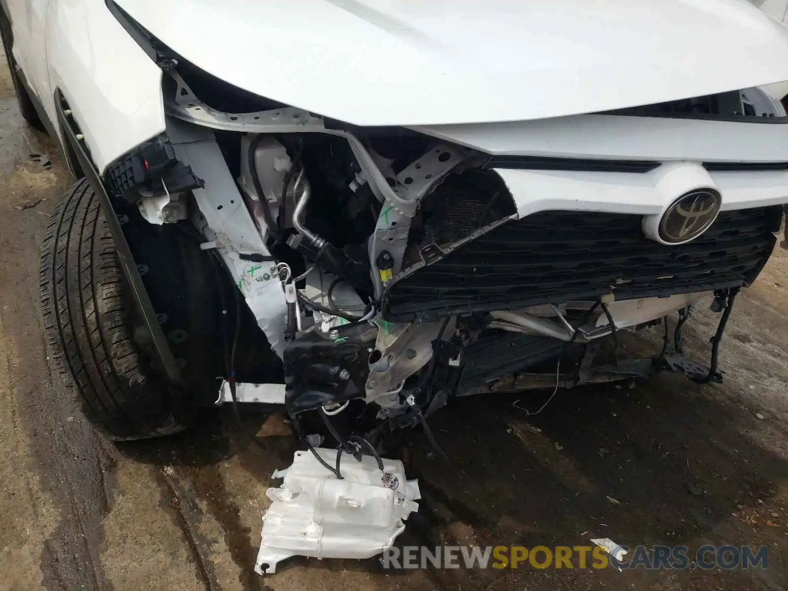 9 Photograph of a damaged car 2T3P1RFVXKC014541 TOYOTA RAV4 2019