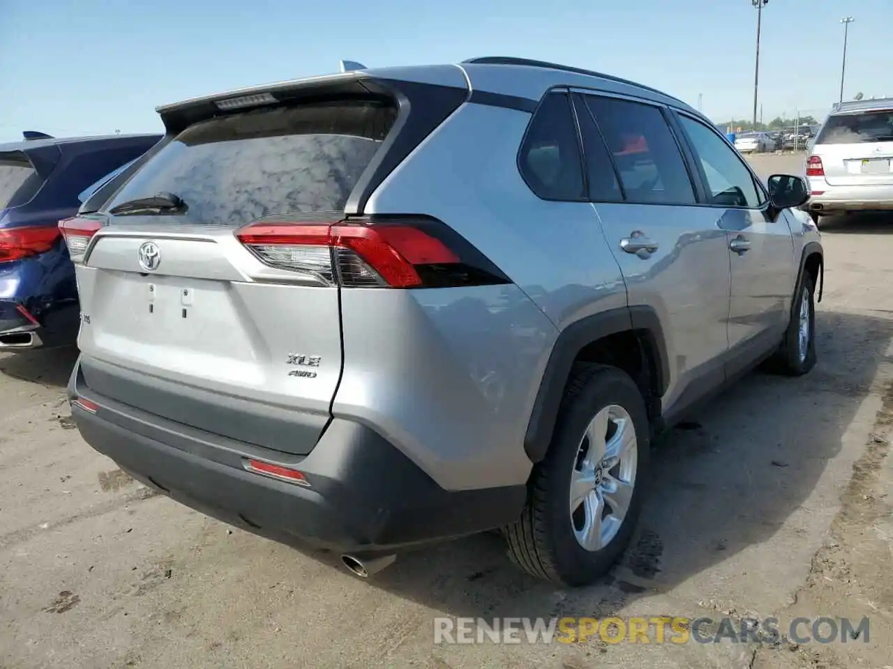 4 Photograph of a damaged car 2T3P1RFVXKC029136 TOYOTA RAV4 2019