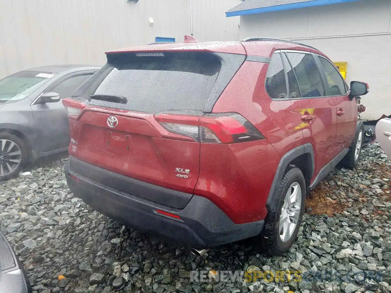 4 Photograph of a damaged car 2T3P1RFVXKC031680 TOYOTA RAV4 2019