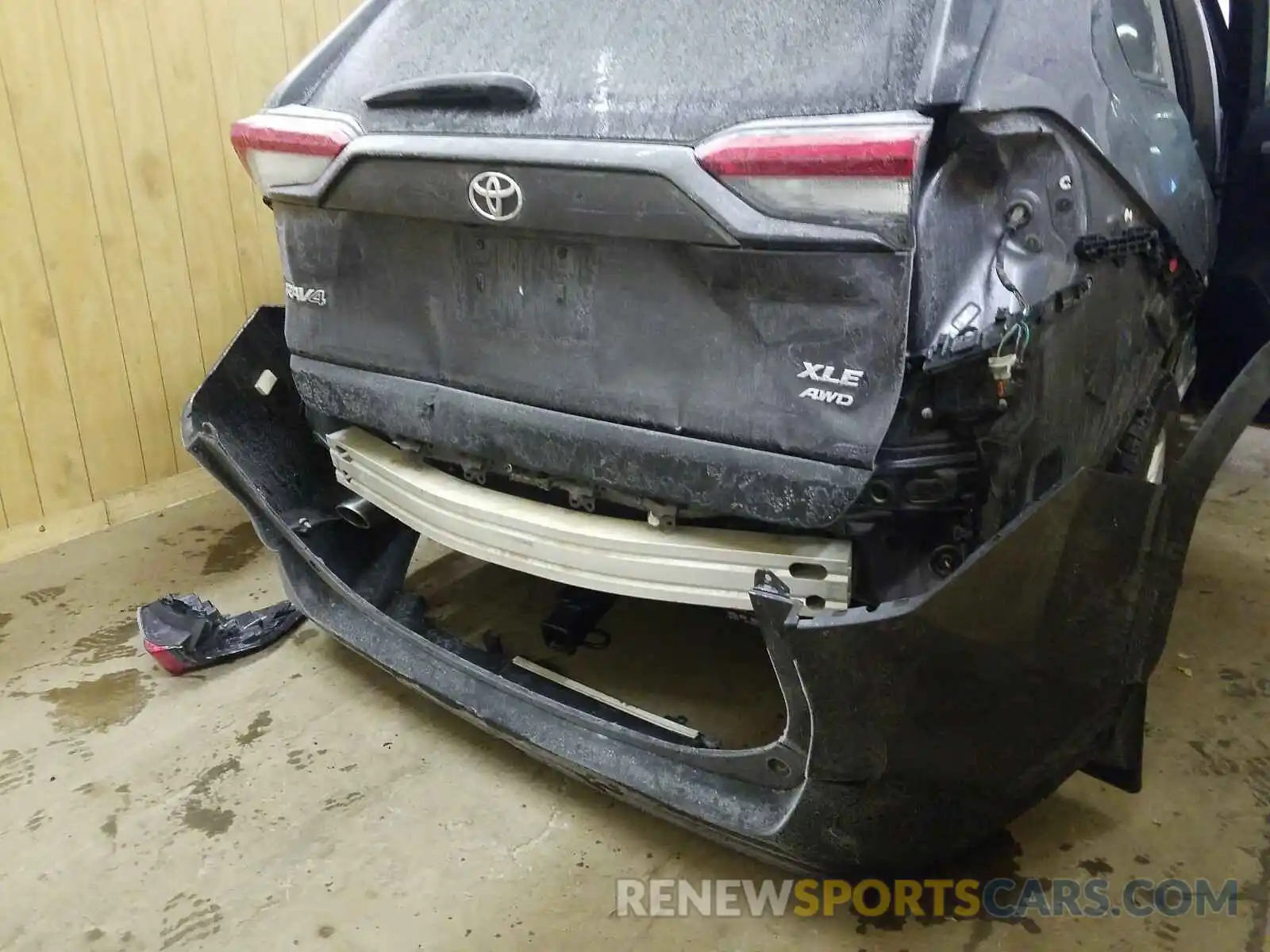 9 Photograph of a damaged car 2T3P1RFVXKW012027 TOYOTA RAV4 2019