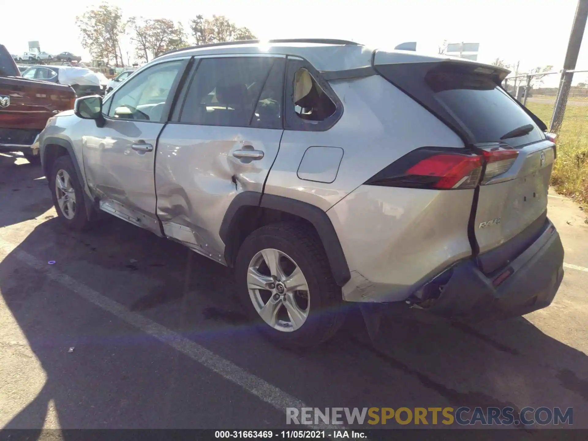 3 Фотография поврежденного автомобиля 2T3P1RFVXKW014716 TOYOTA RAV4 2019