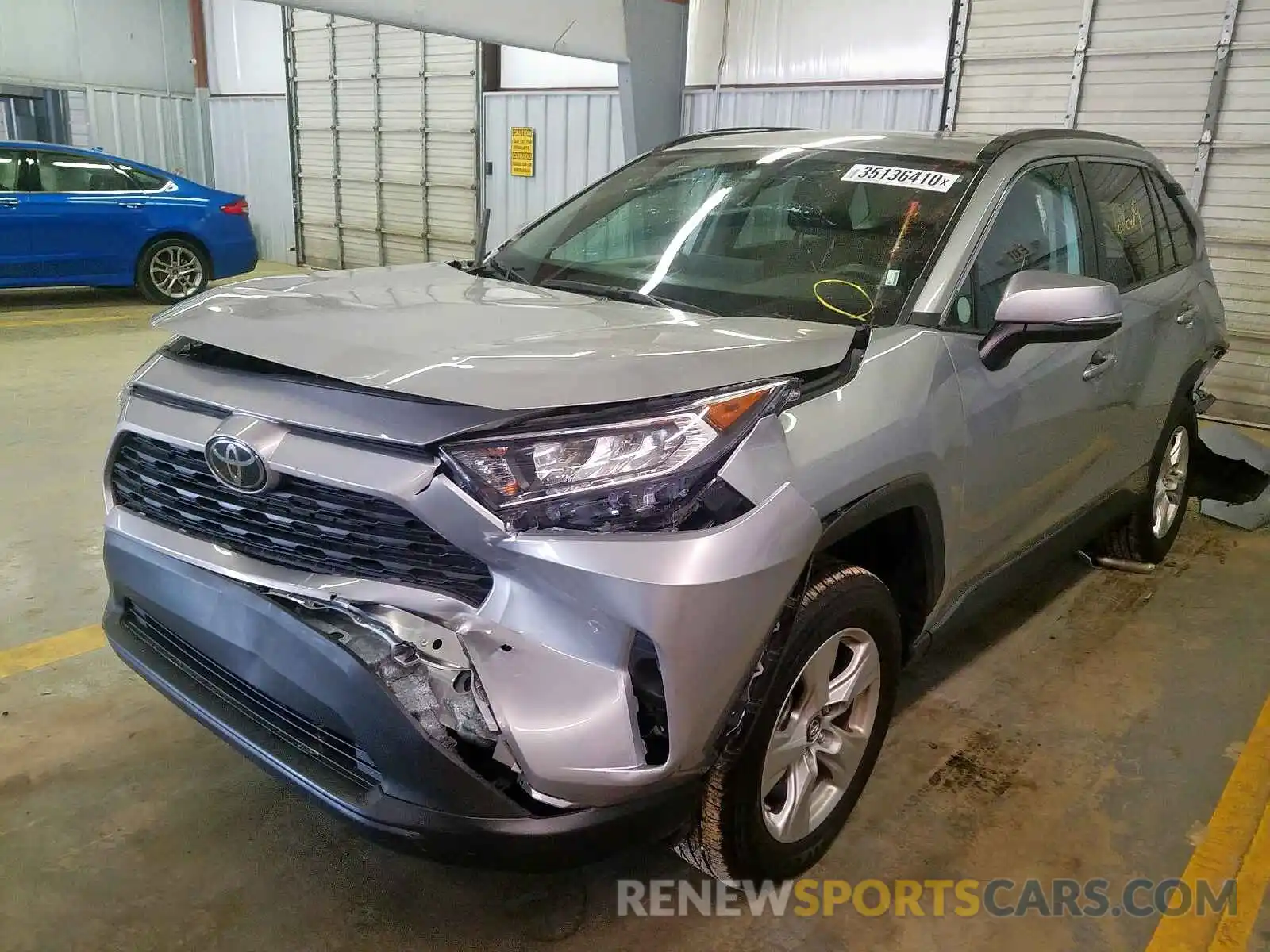 2 Photograph of a damaged car 2T3P1RFVXKW033640 TOYOTA RAV4 2019