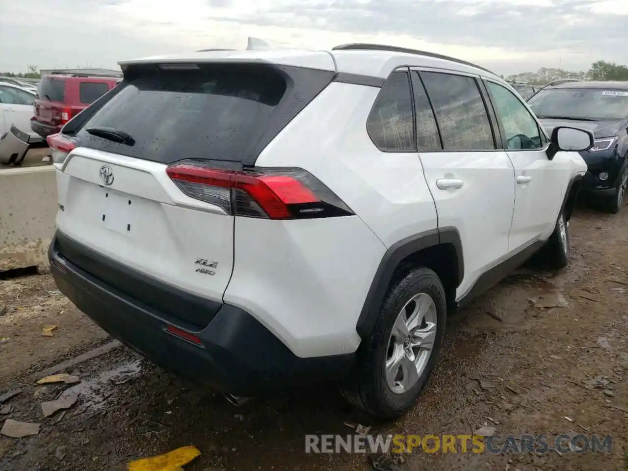 4 Photograph of a damaged car 2T3P1RFVXKW050678 TOYOTA RAV4 2019