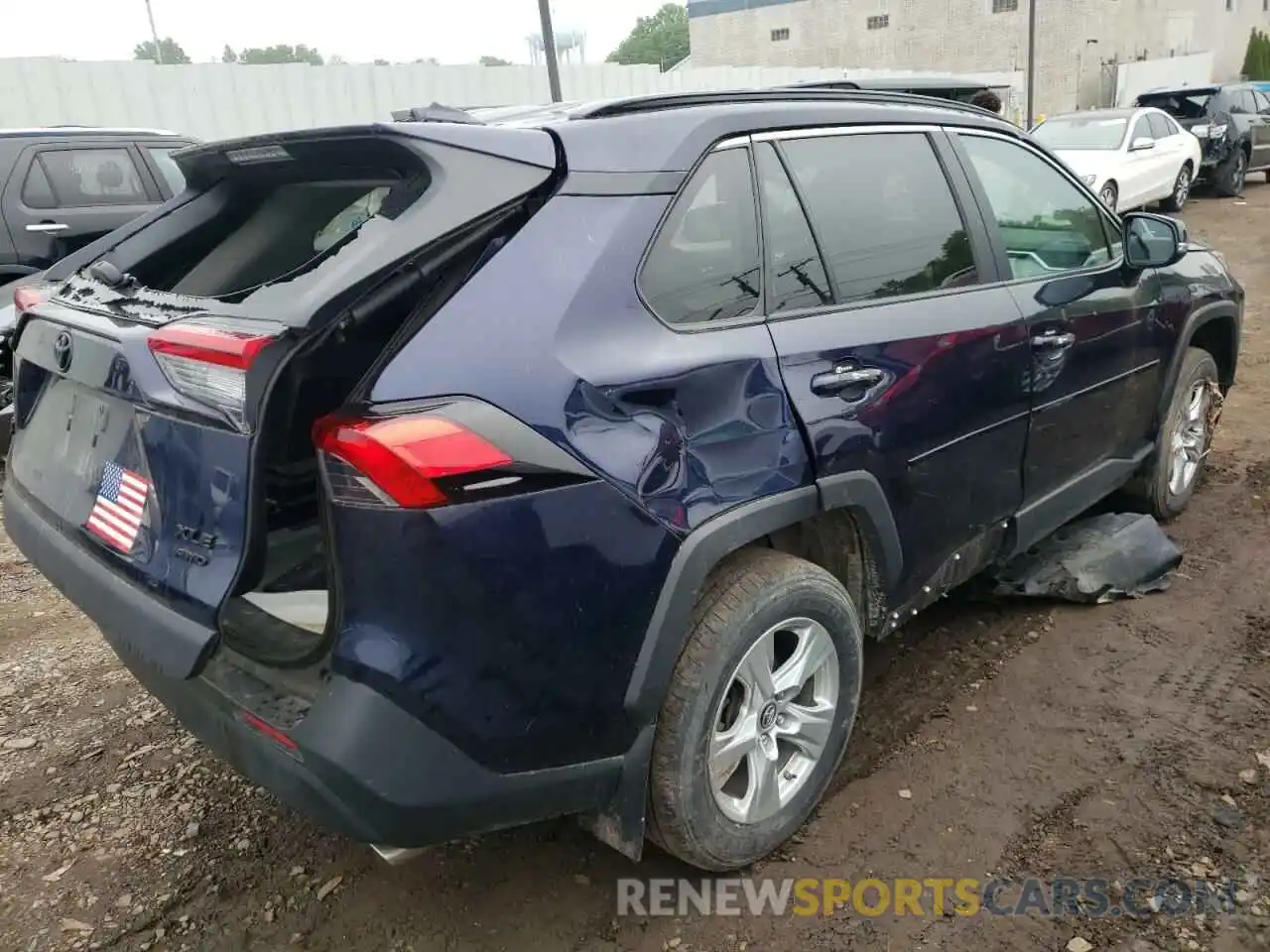 4 Photograph of a damaged car 2T3P1RFVXKW060921 TOYOTA RAV4 2019