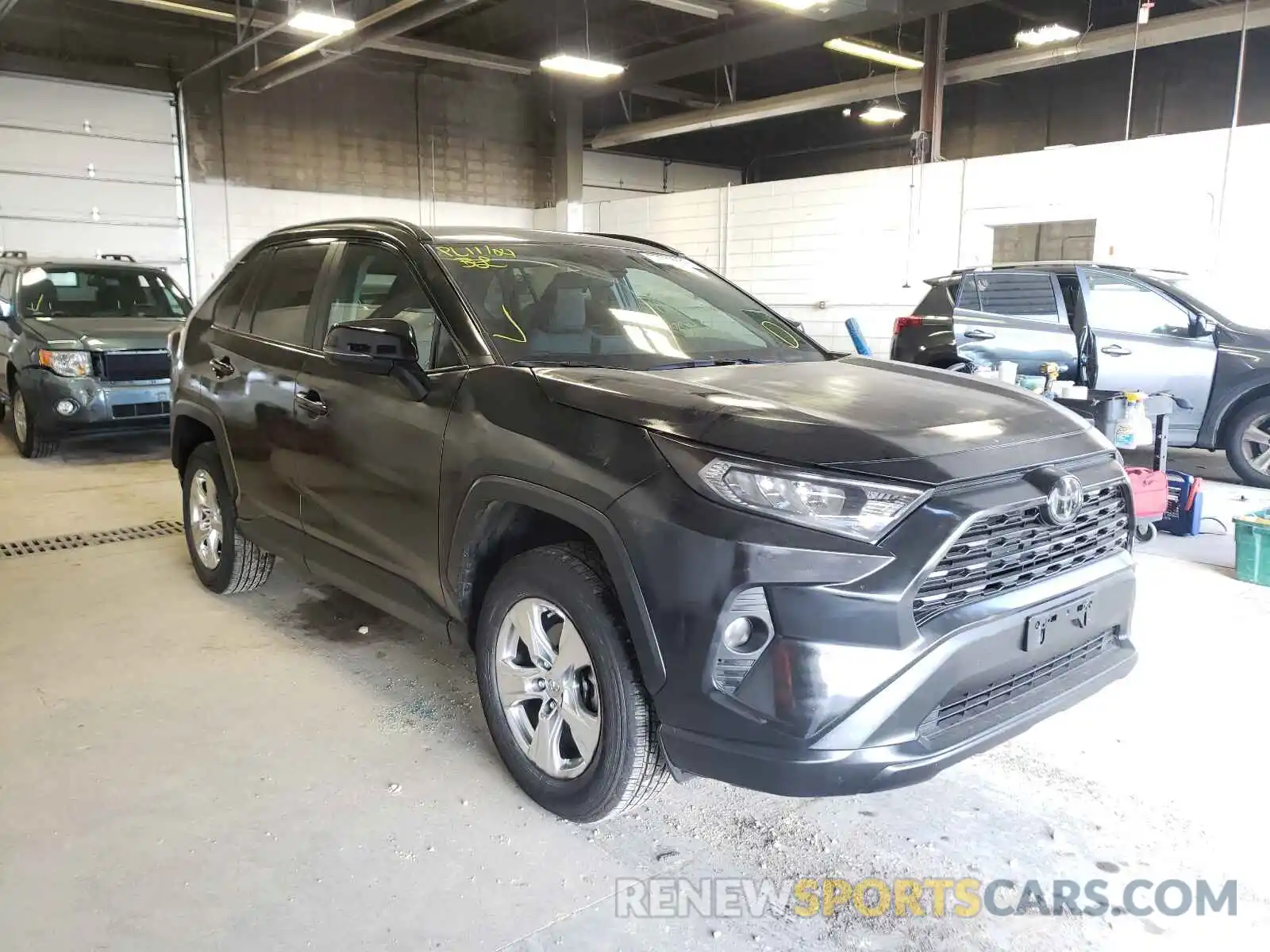 1 Photograph of a damaged car 2T3P1RFVXKW068128 TOYOTA RAV4 2019