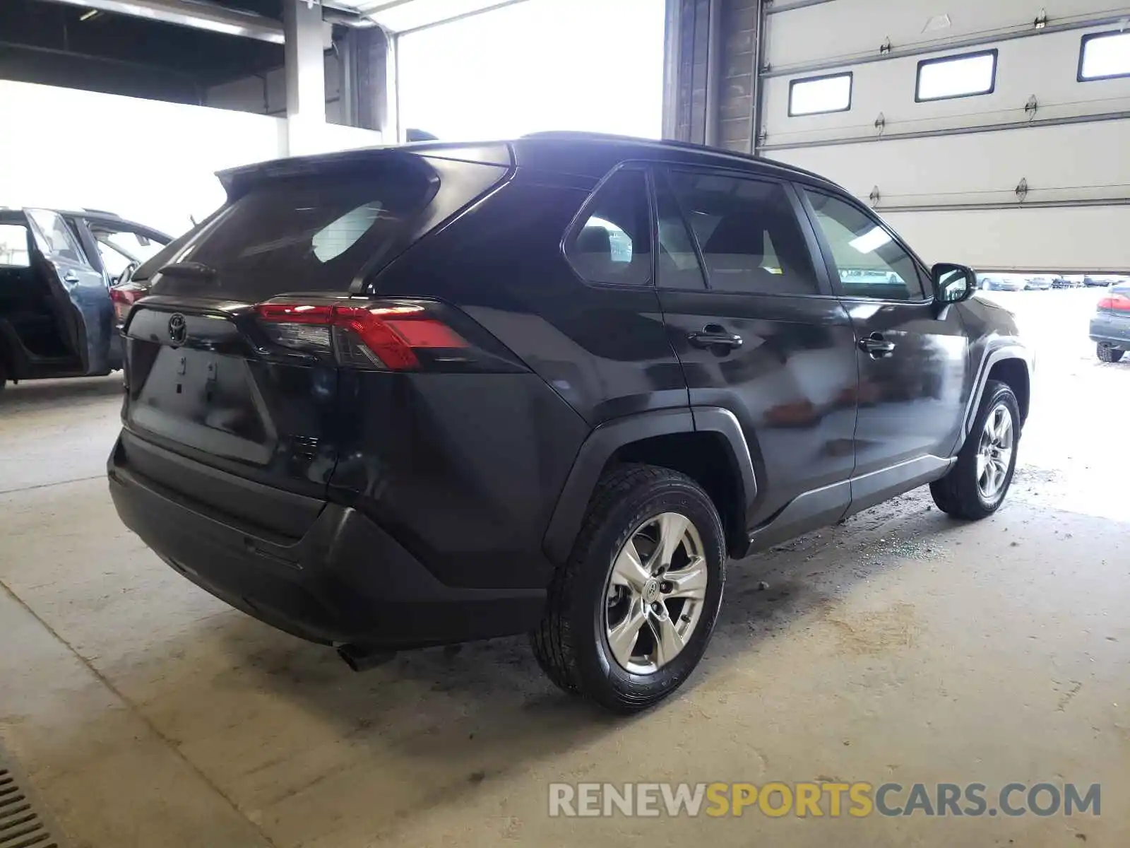 4 Photograph of a damaged car 2T3P1RFVXKW068128 TOYOTA RAV4 2019