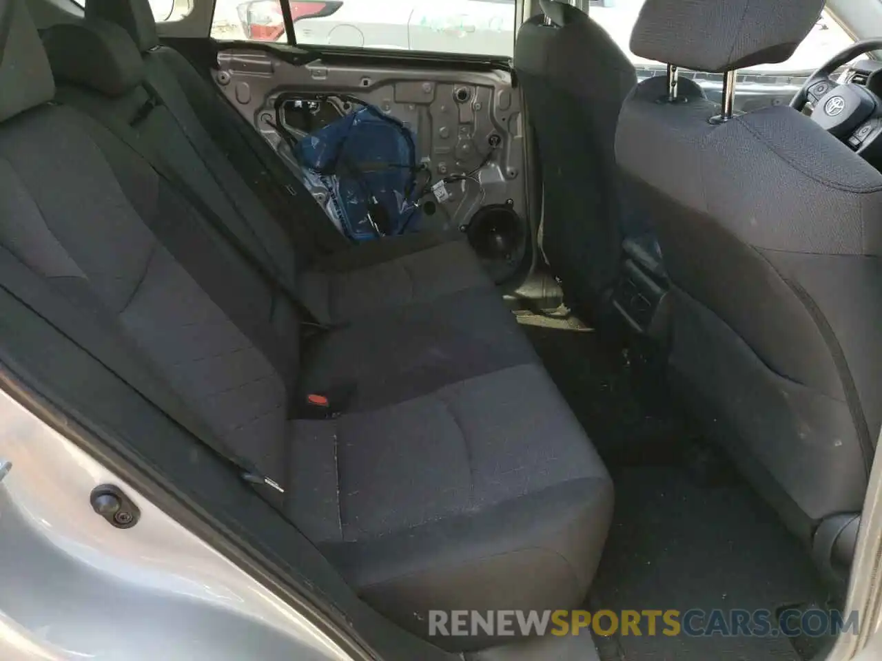 6 Photograph of a damaged car 2T3P1RFVXKW069232 TOYOTA RAV4 2019