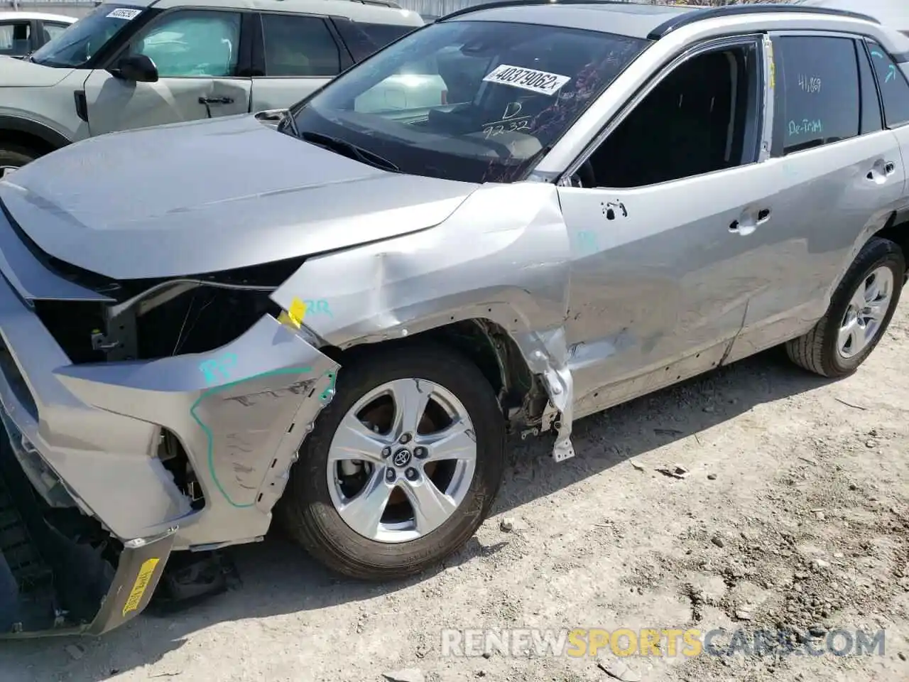 9 Photograph of a damaged car 2T3P1RFVXKW069232 TOYOTA RAV4 2019