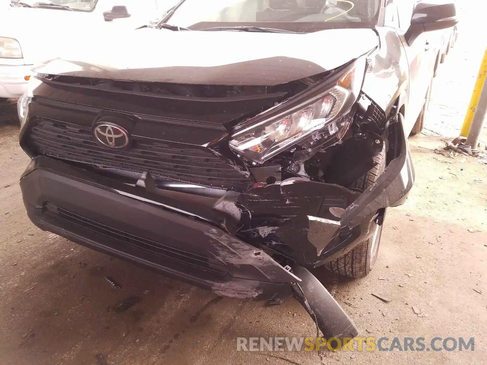 9 Photograph of a damaged car 2T3P1RFVXKW069666 TOYOTA RAV4 2019