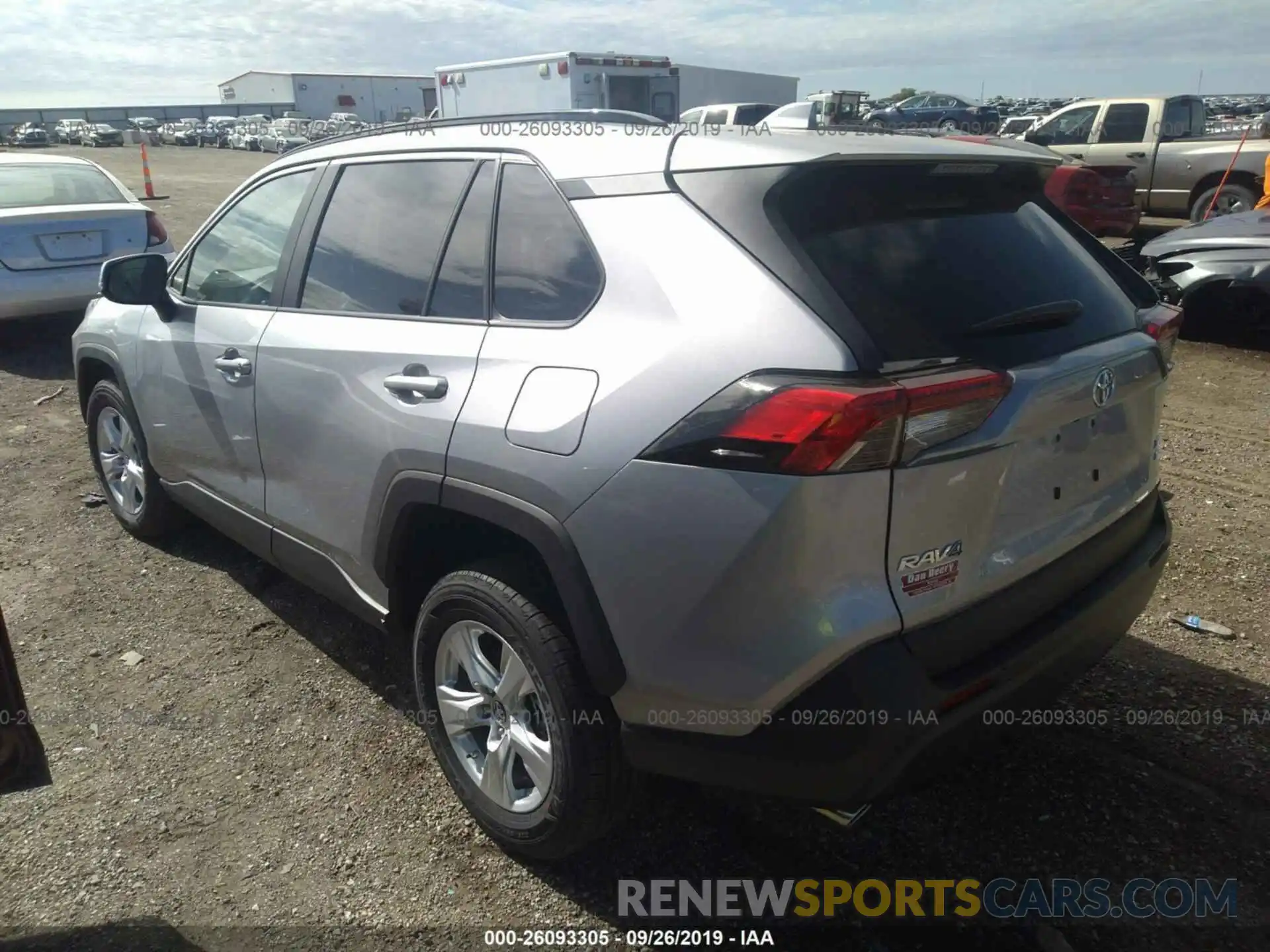 3 Фотография поврежденного автомобиля 2T3P1RFVXKW069859 TOYOTA RAV4 2019