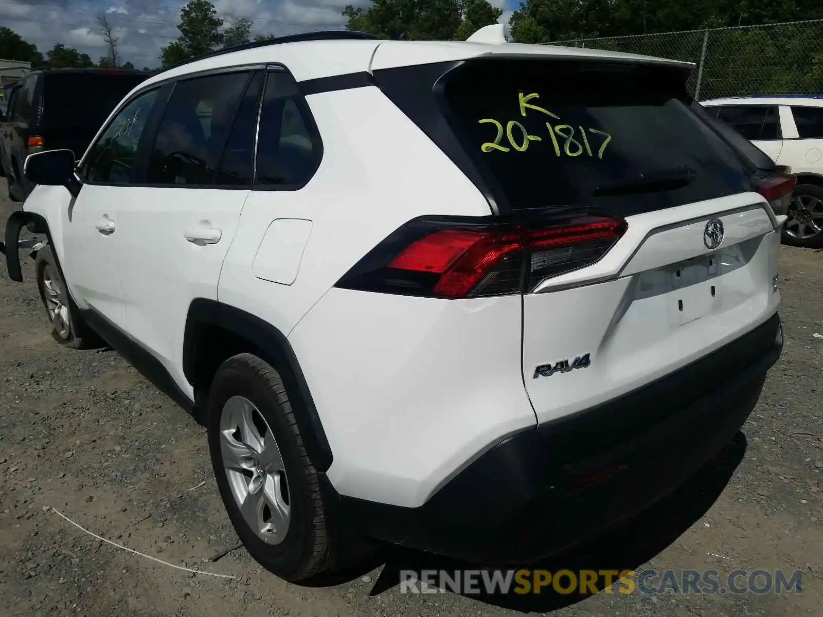 3 Photograph of a damaged car 2T3P1RFVXKW072471 TOYOTA RAV4 2019