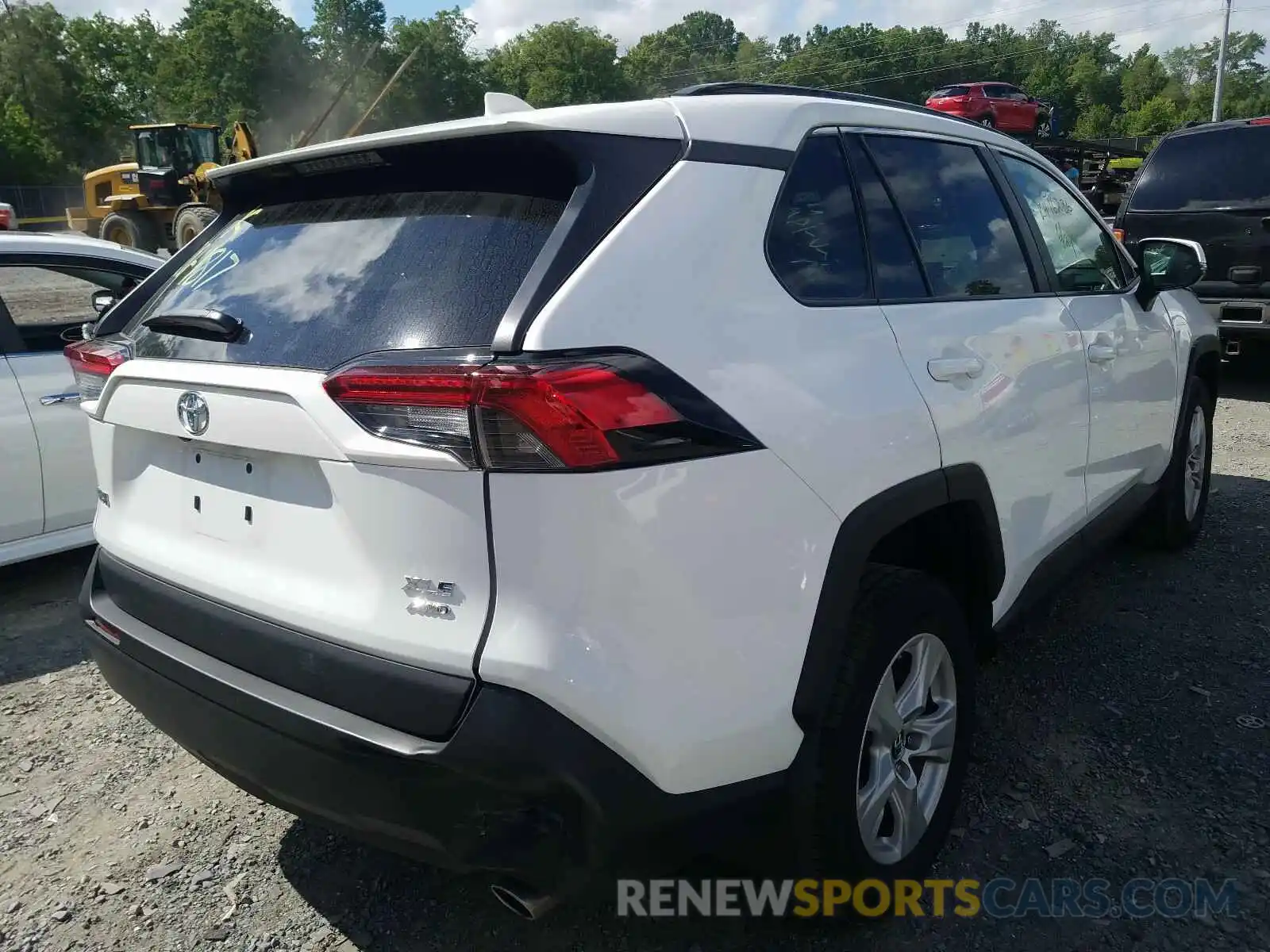 4 Photograph of a damaged car 2T3P1RFVXKW072471 TOYOTA RAV4 2019