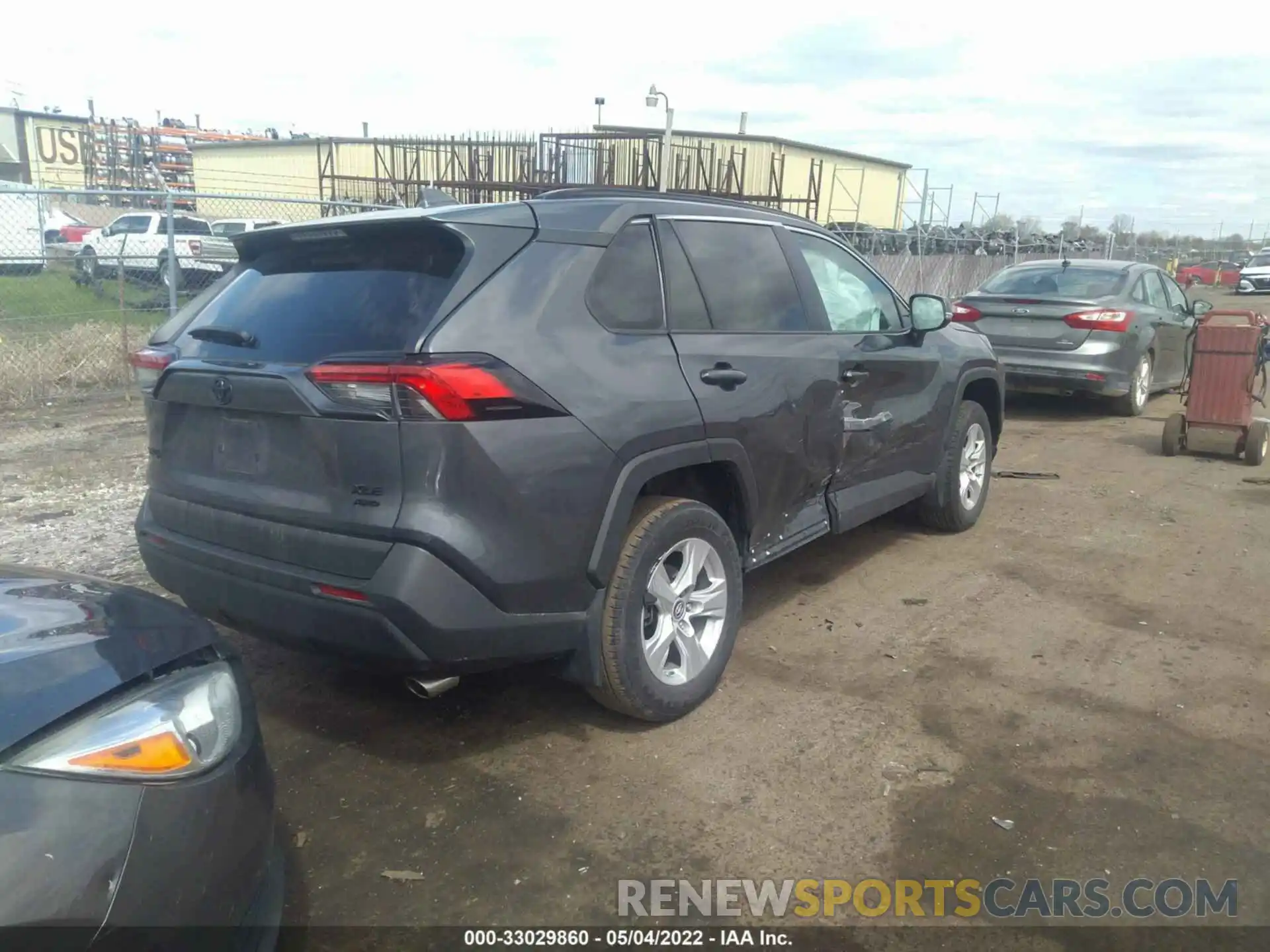 4 Photograph of a damaged car 2T3P1RFVXKW082577 TOYOTA RAV4 2019