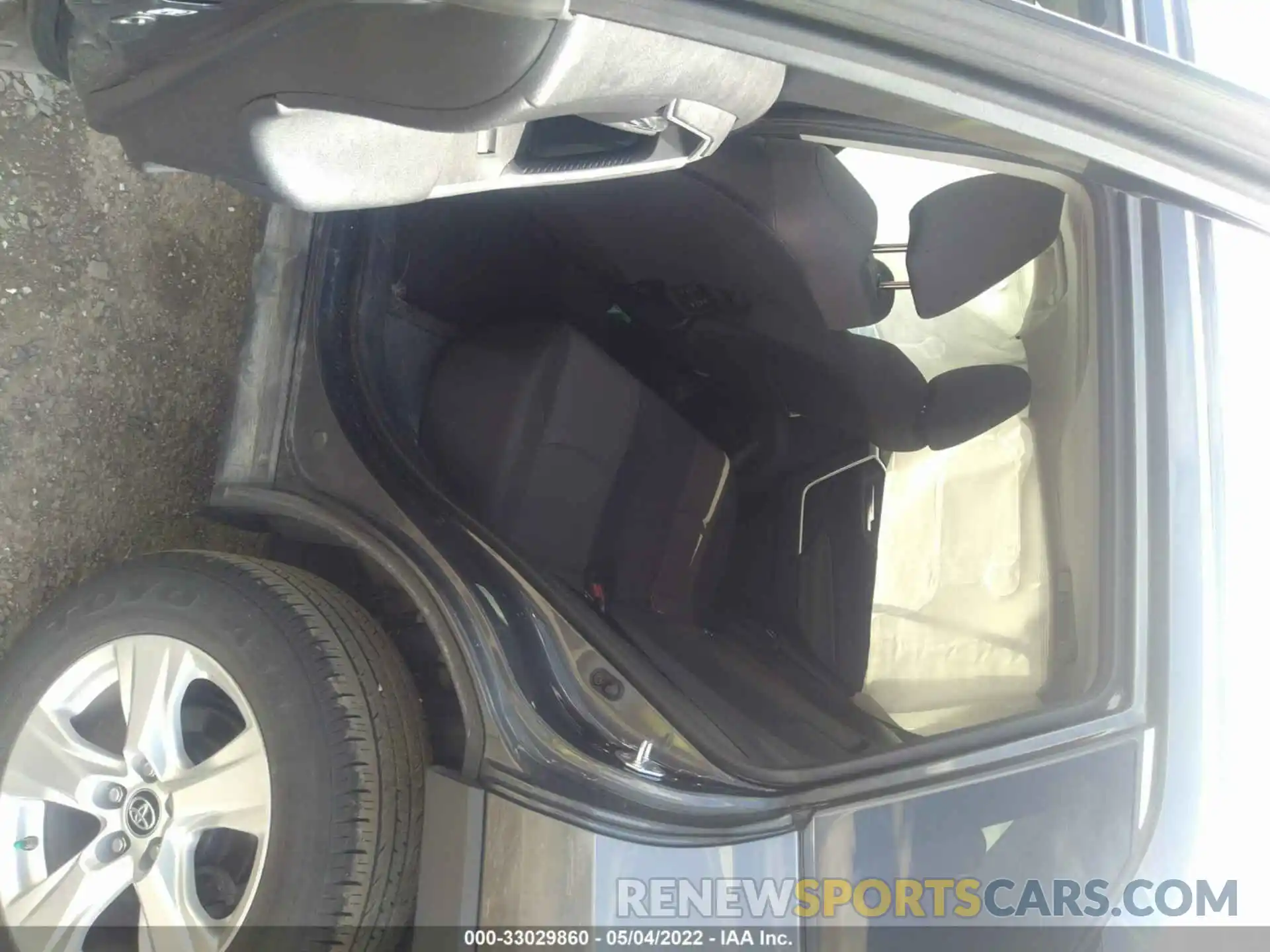 8 Photograph of a damaged car 2T3P1RFVXKW082577 TOYOTA RAV4 2019