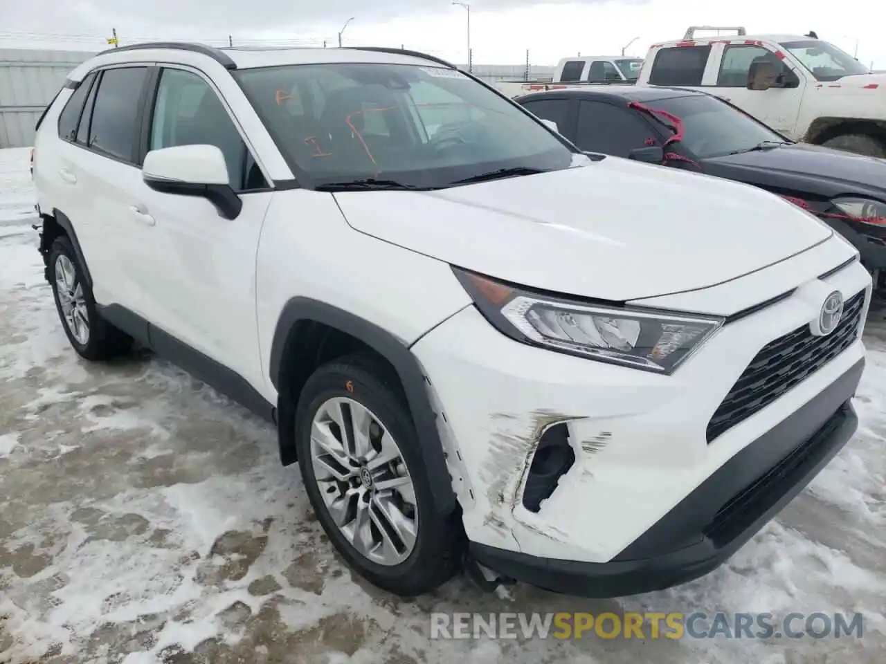 1 Photograph of a damaged car 2T3R1RFV2KC033335 TOYOTA RAV4 2019