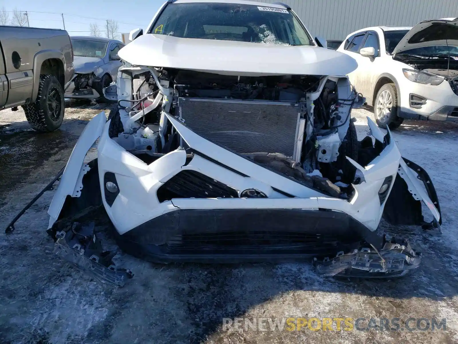 9 Photograph of a damaged car 2T3R1RFV2KW041904 TOYOTA RAV4 2019