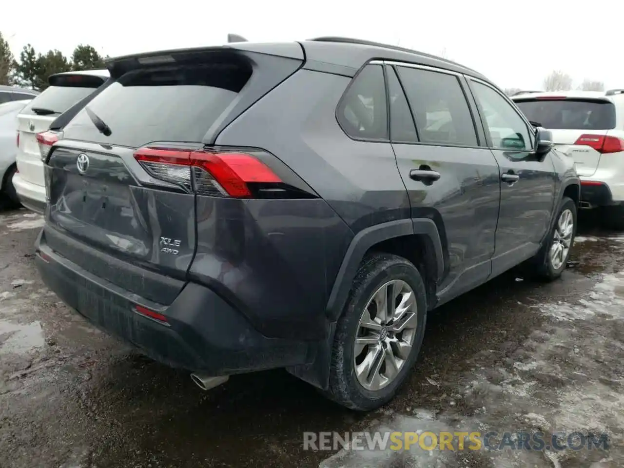 4 Photograph of a damaged car 2T3R1RFV2KW049260 TOYOTA RAV4 2019