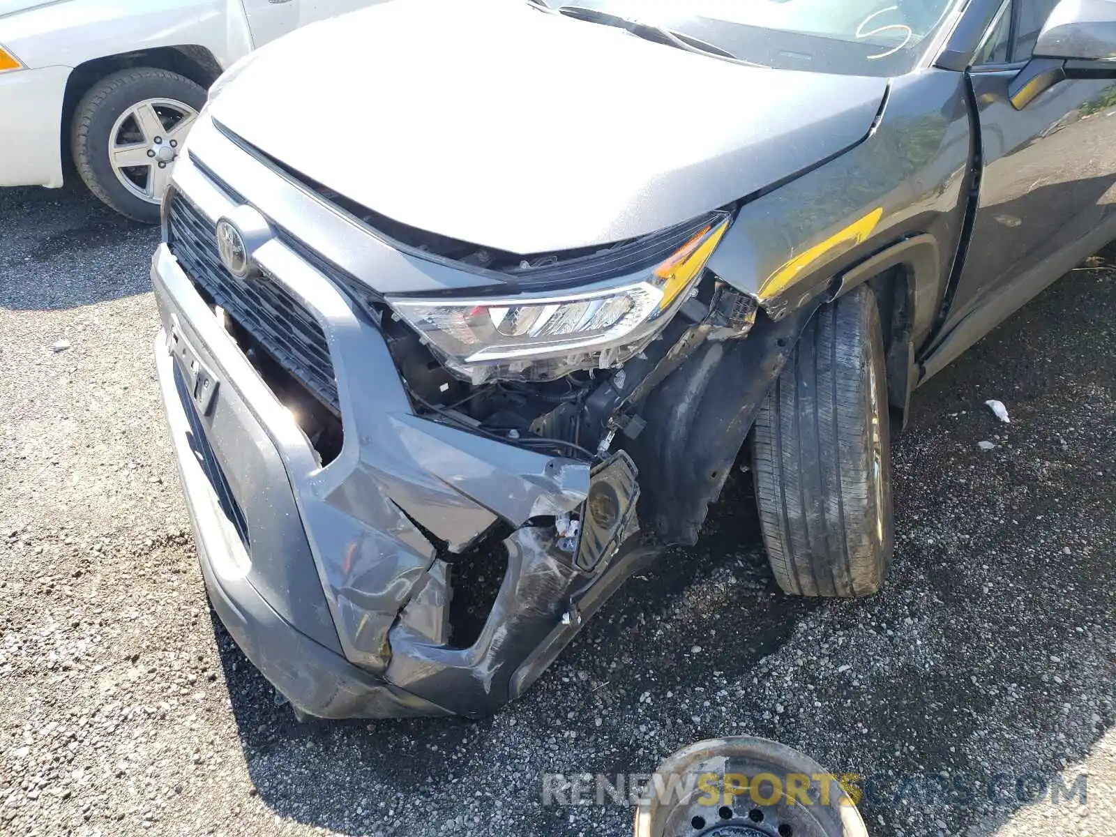 9 Photograph of a damaged car 2T3R1RFV4KW029494 TOYOTA RAV4 2019