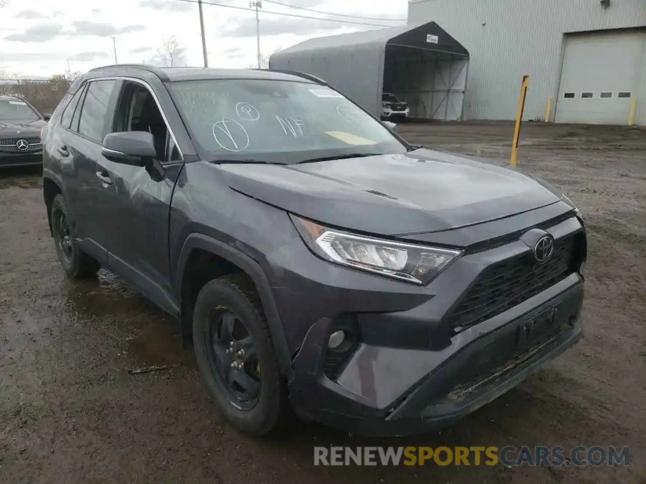 1 Photograph of a damaged car 2T3R1RFV4KW081790 TOYOTA RAV4 2019