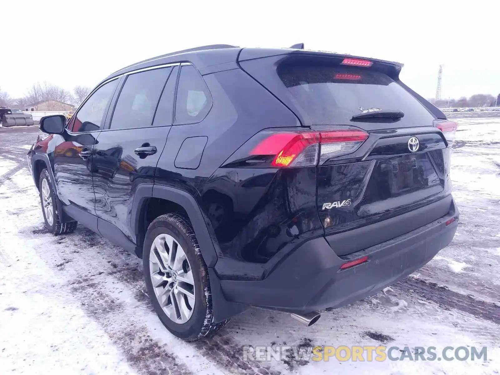 3 Photograph of a damaged car 2T3R1RFV8KW017915 TOYOTA RAV4 2019