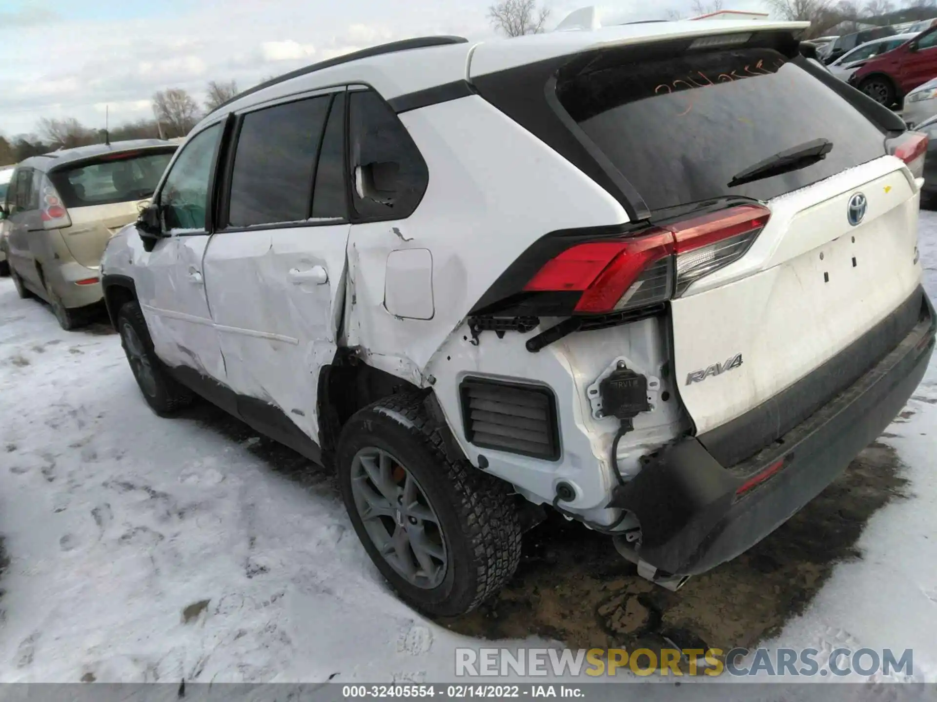 3 Photograph of a damaged car 2T3RWRFV0KW005436 TOYOTA RAV4 2019