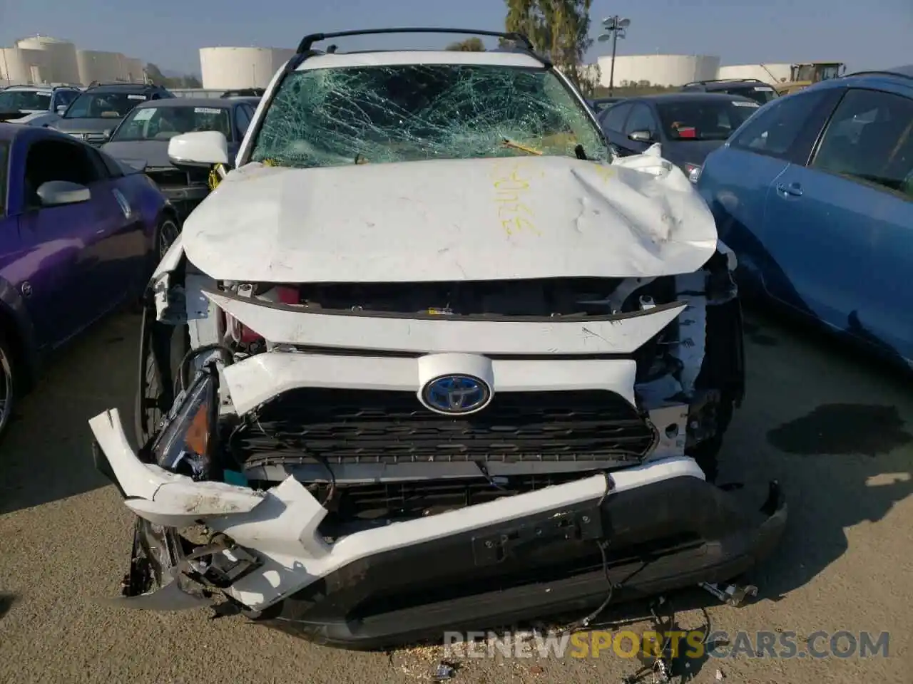 9 Photograph of a damaged car 2T3RWRFV0KW015349 TOYOTA RAV4 2019