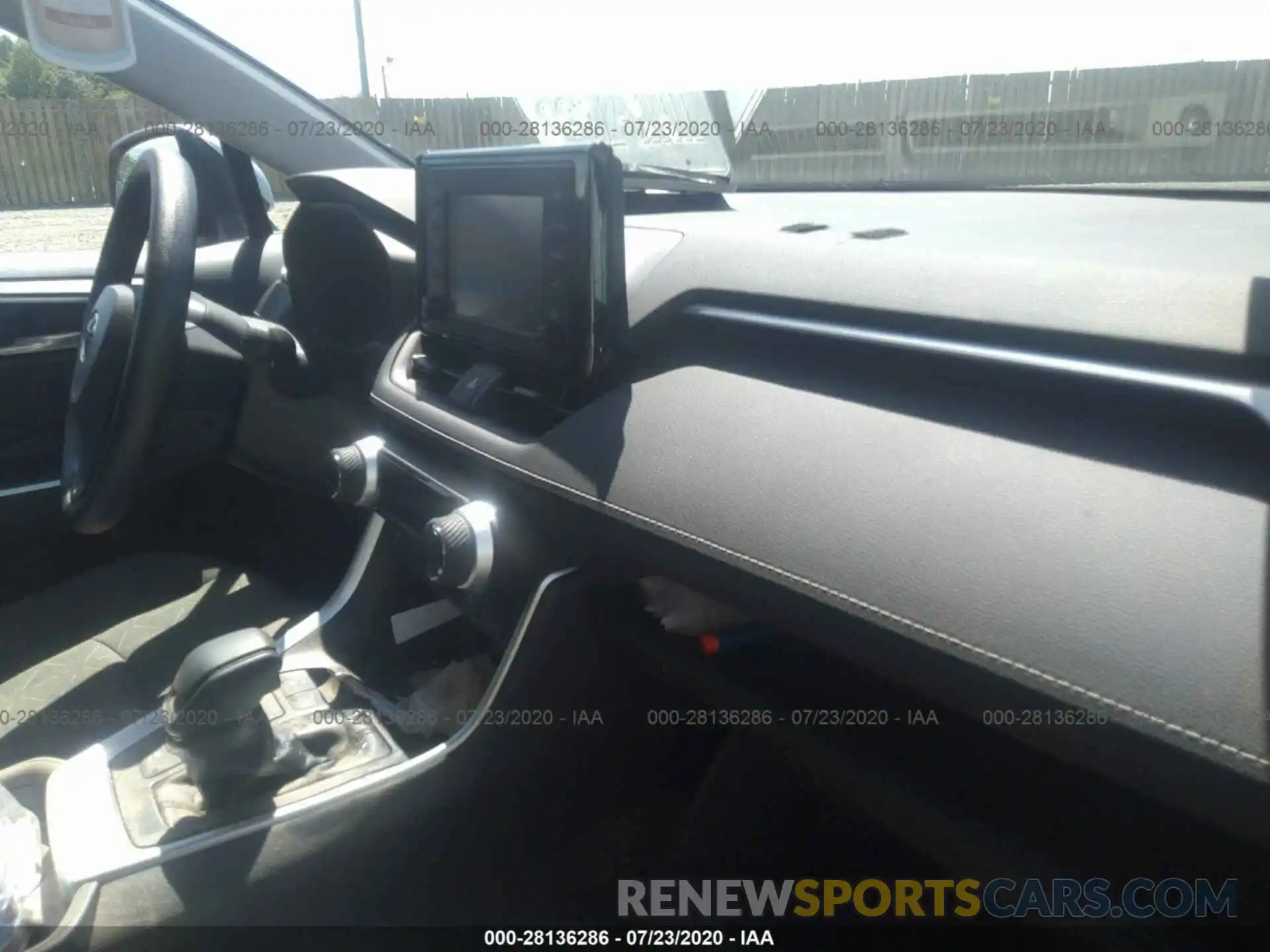 5 Photograph of a damaged car 2T3RWRFV0KW021507 TOYOTA RAV4 2019