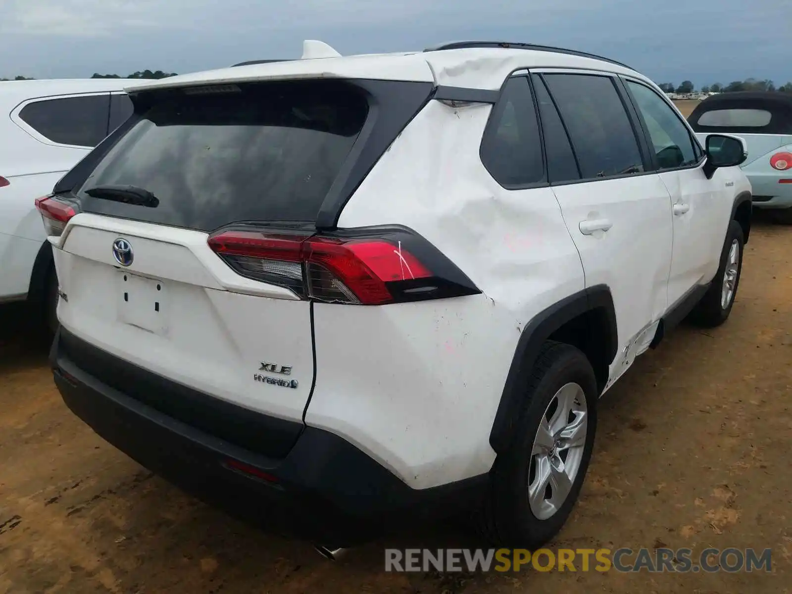 4 Photograph of a damaged car 2T3RWRFV0KW025220 TOYOTA RAV4 2019