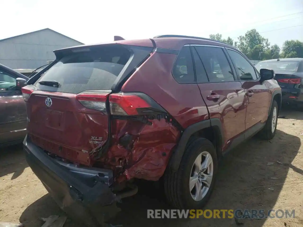 4 Photograph of a damaged car 2T3RWRFV0KW025816 TOYOTA RAV4 2019