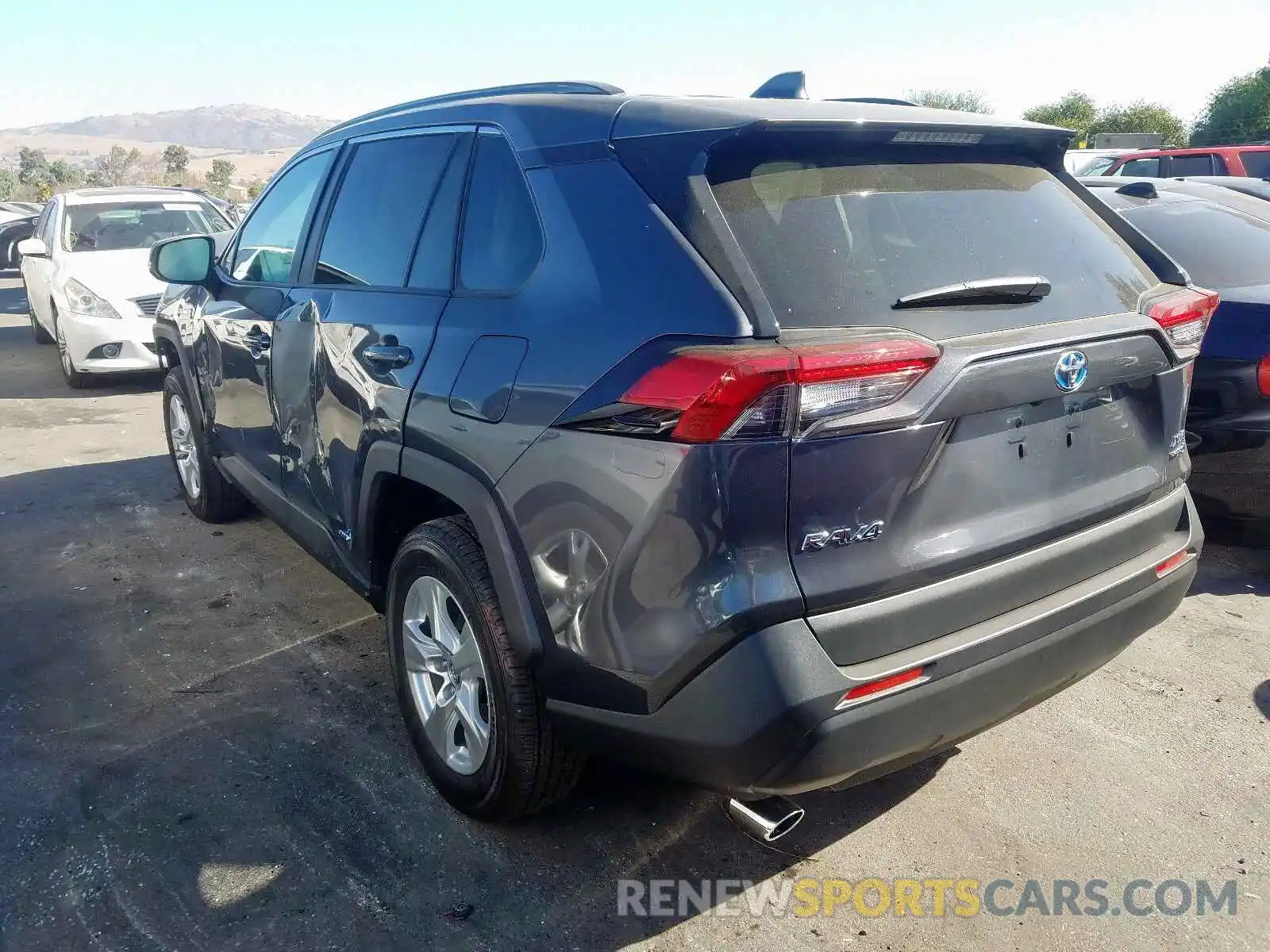 3 Photograph of a damaged car 2T3RWRFV0KW029283 TOYOTA RAV4 2019