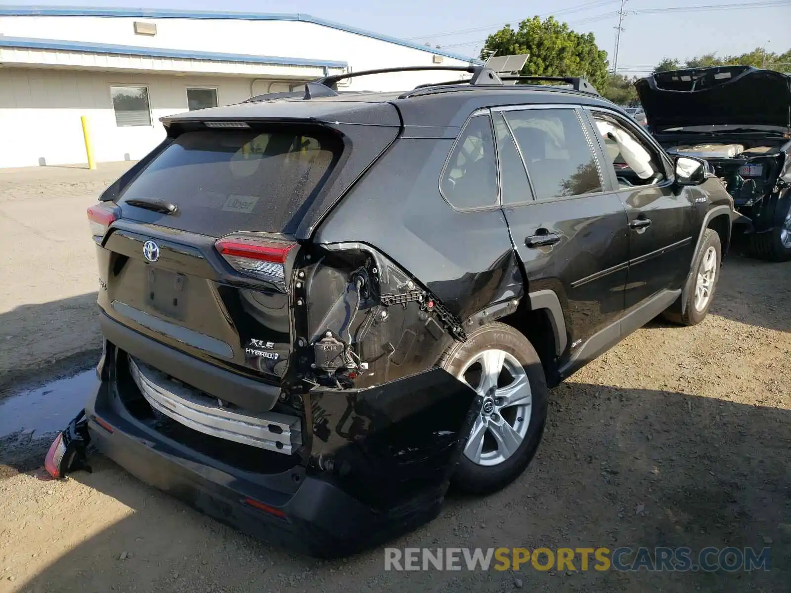 4 Photograph of a damaged car 2T3RWRFV0KW029445 TOYOTA RAV4 2019